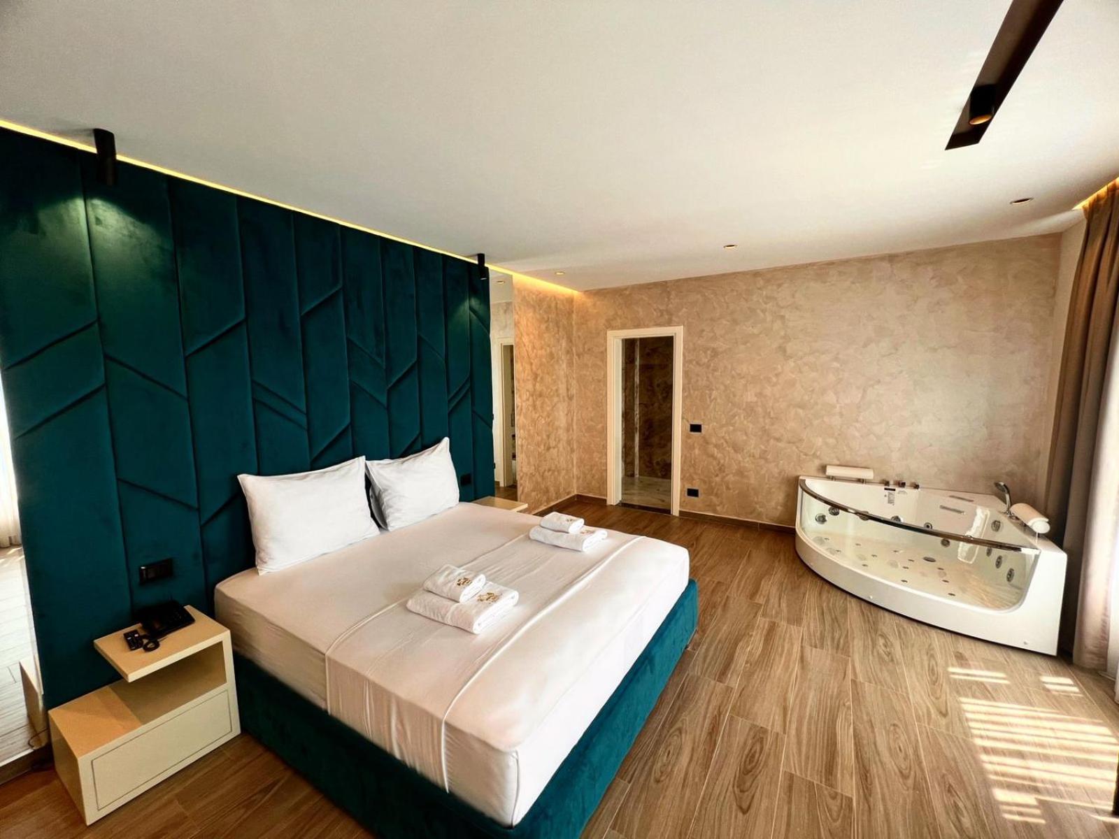 Deluxe Suite with Sea View photo 1