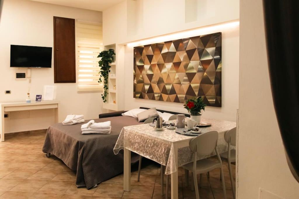 One-Bedroom Apartment photo 2