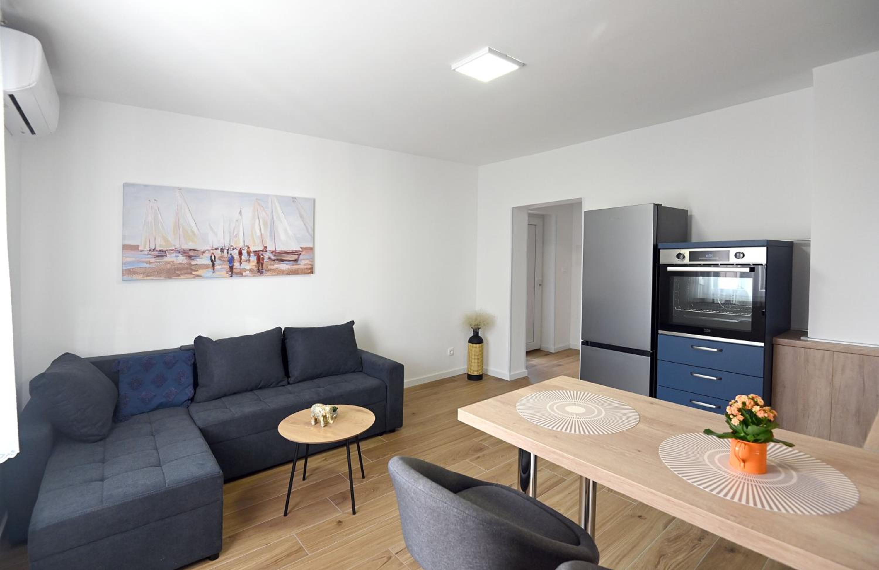 Apartment with Garden View