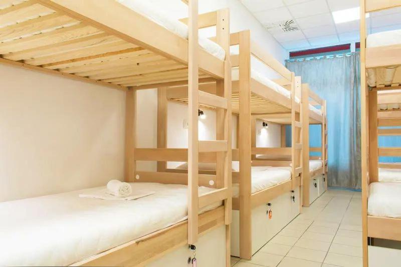 Single Bed in Mixed Dormitory Room