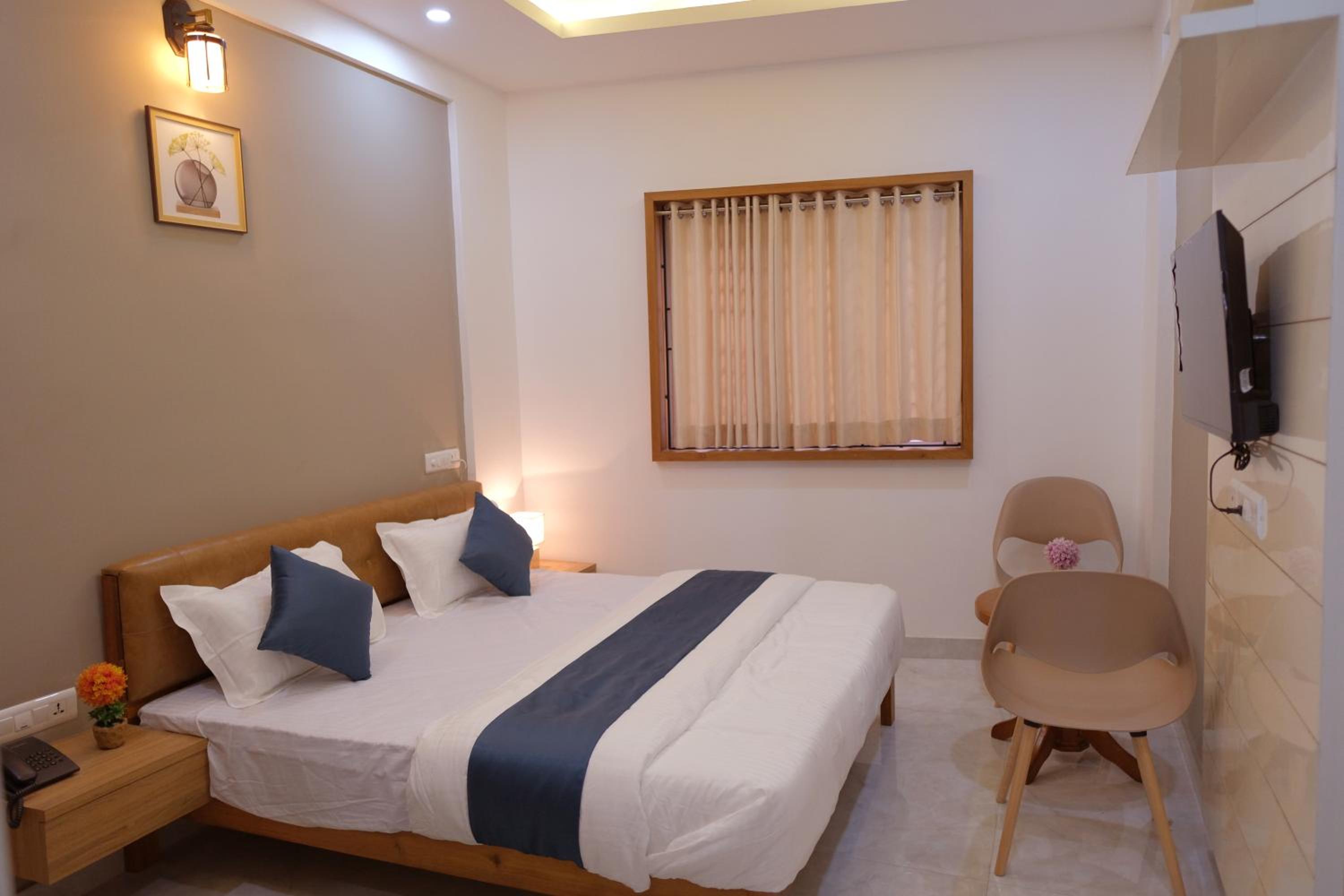 Double Room - Photo 3