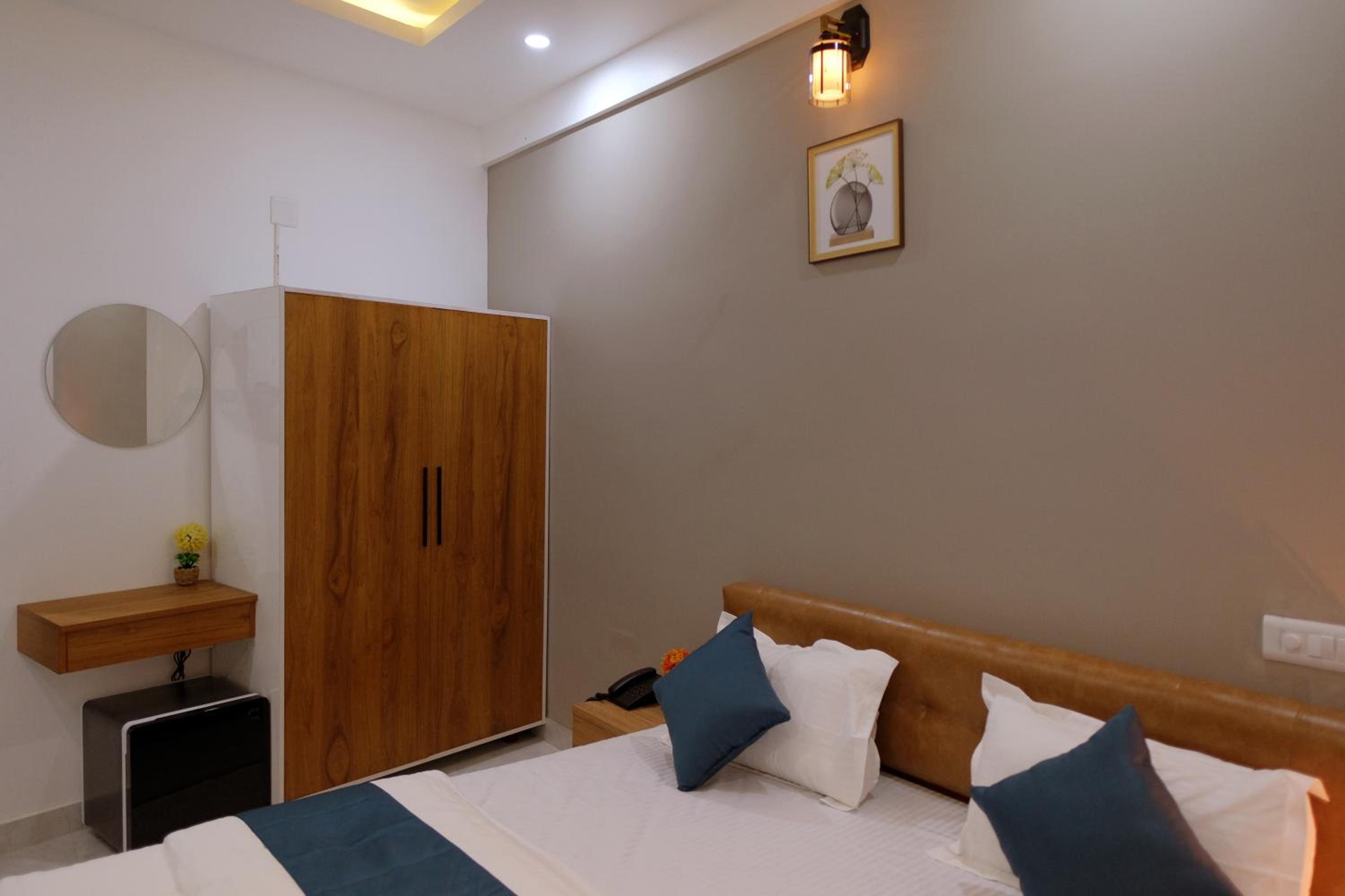 Double Room - Photo 2
