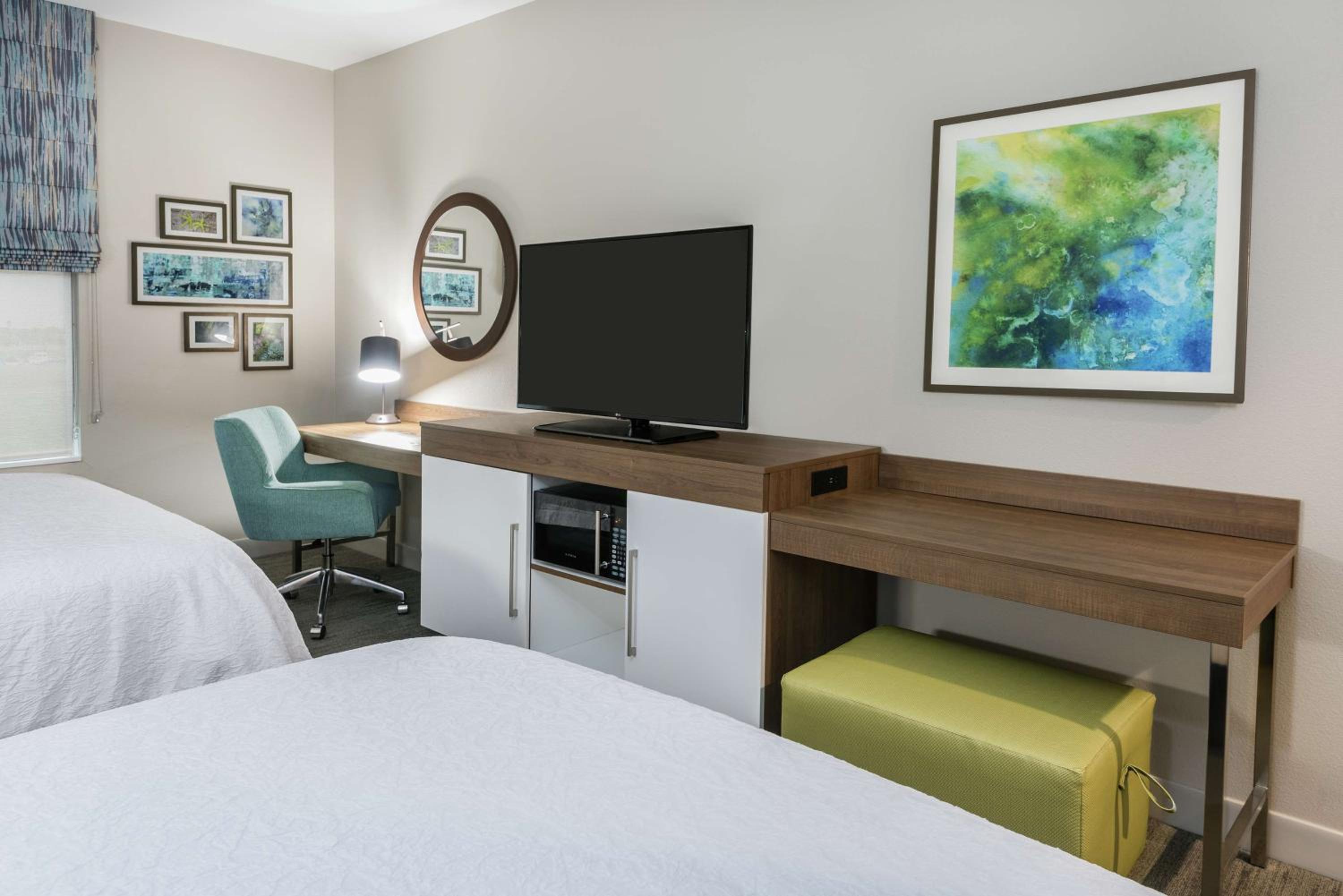 Studio, 1 King Bed, Accessible, Non Smoking (Mobility & Hearing, Roll-in Shower)