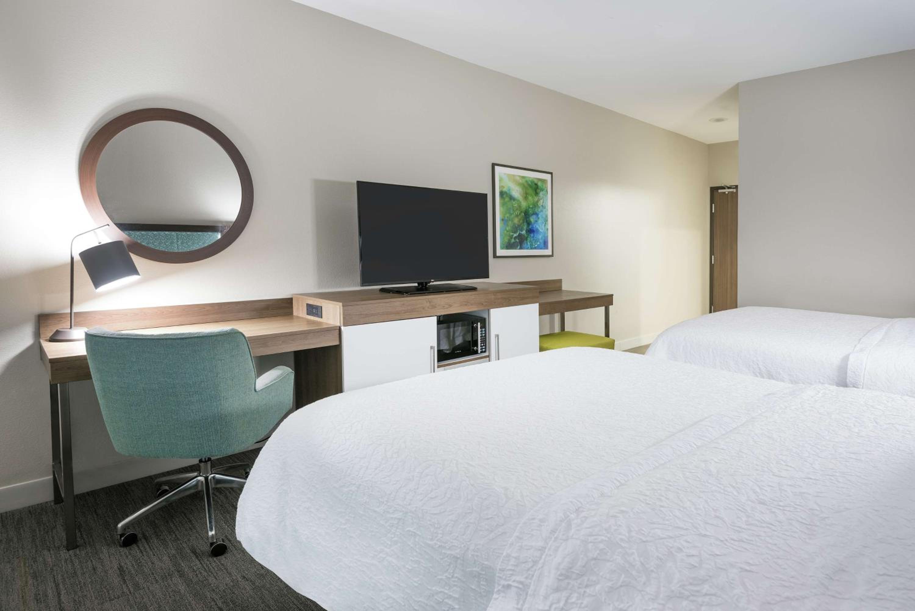 Studio, 1 King Bed, Accessible, Non Smoking (Mobility & Hearing, Roll-in Shower)