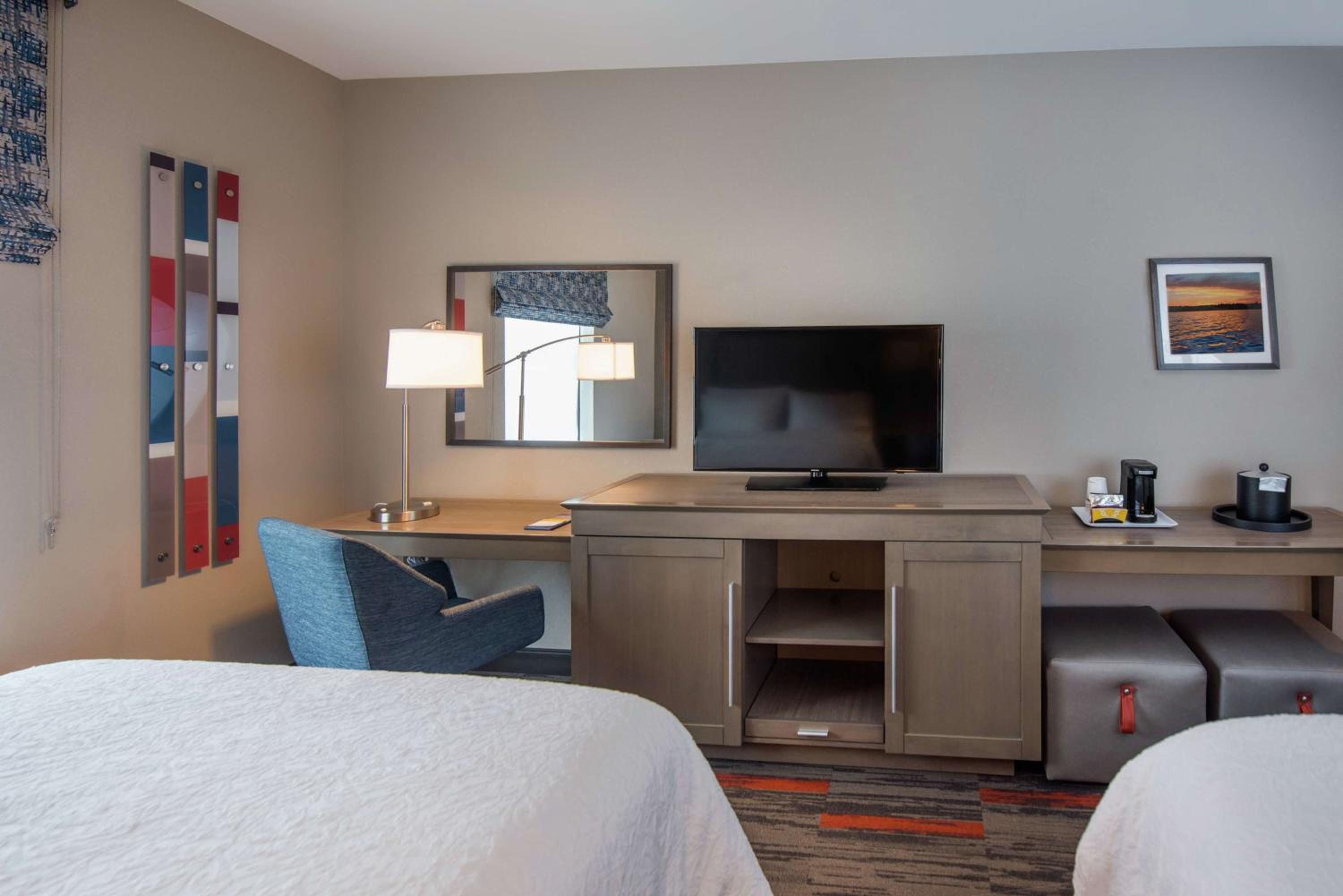 Queen Room with Two Queen Beds - Hearing Access