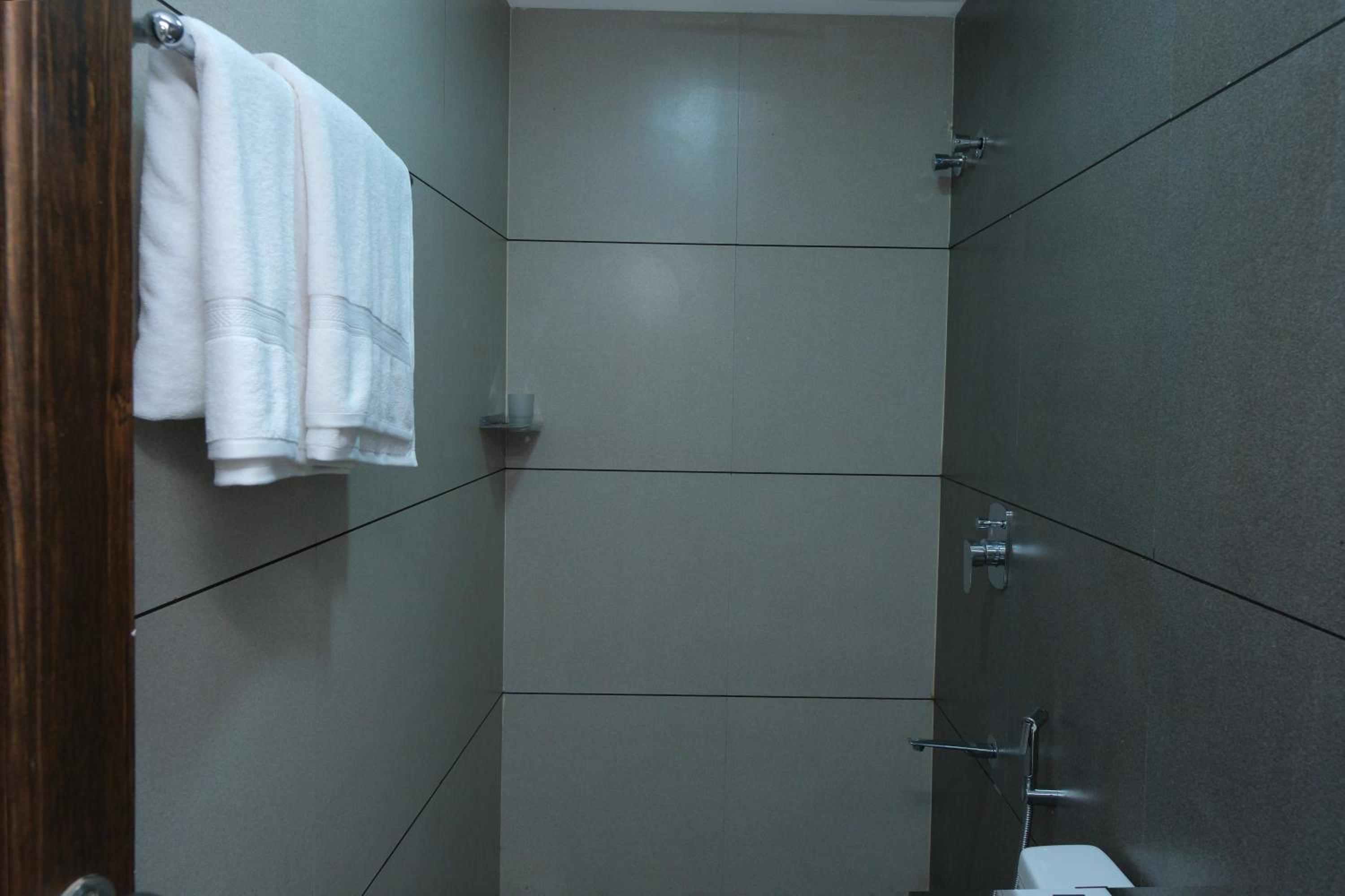 Double Room - Photo 5