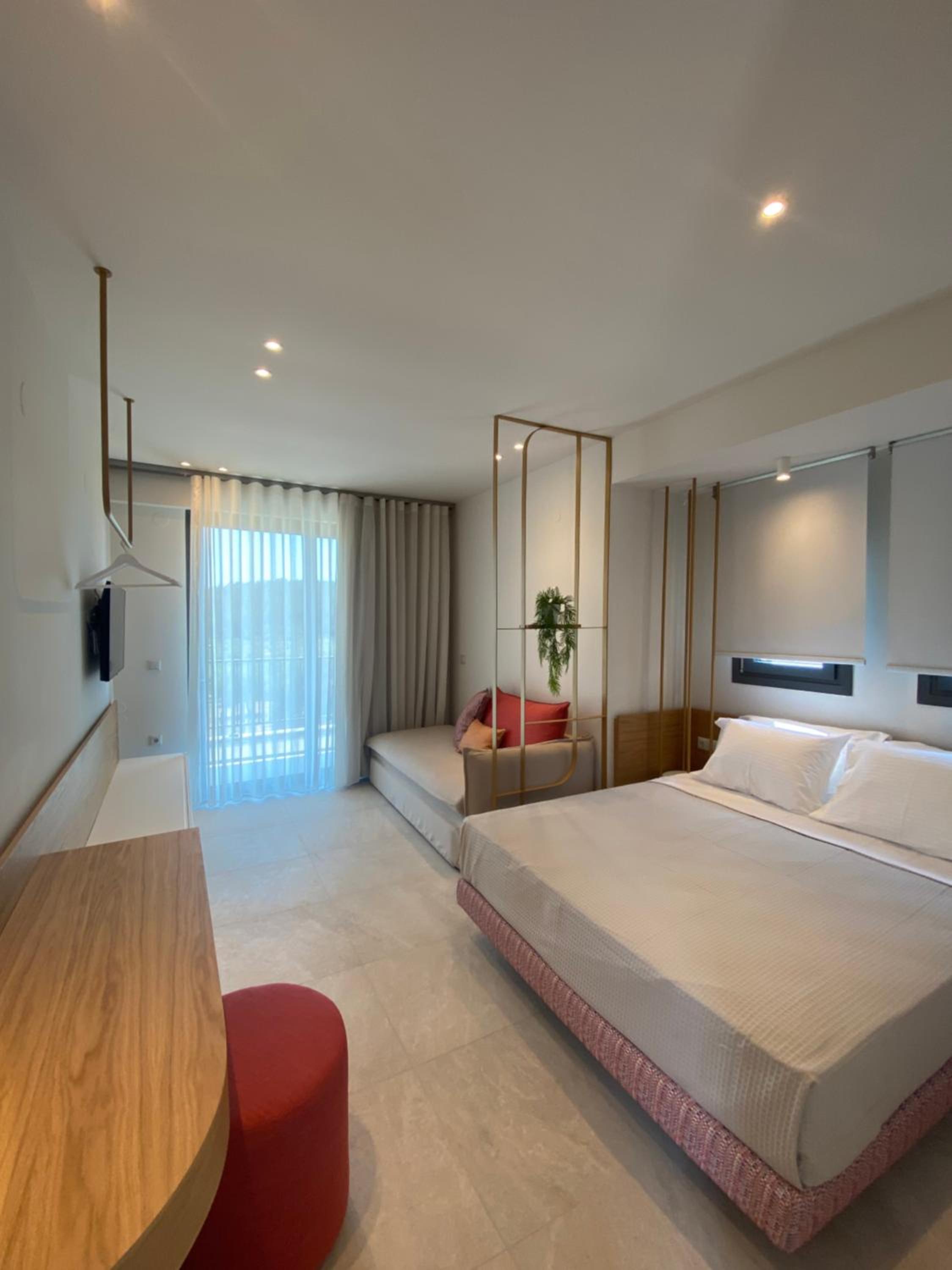 Deluxe Triple Room photo 2