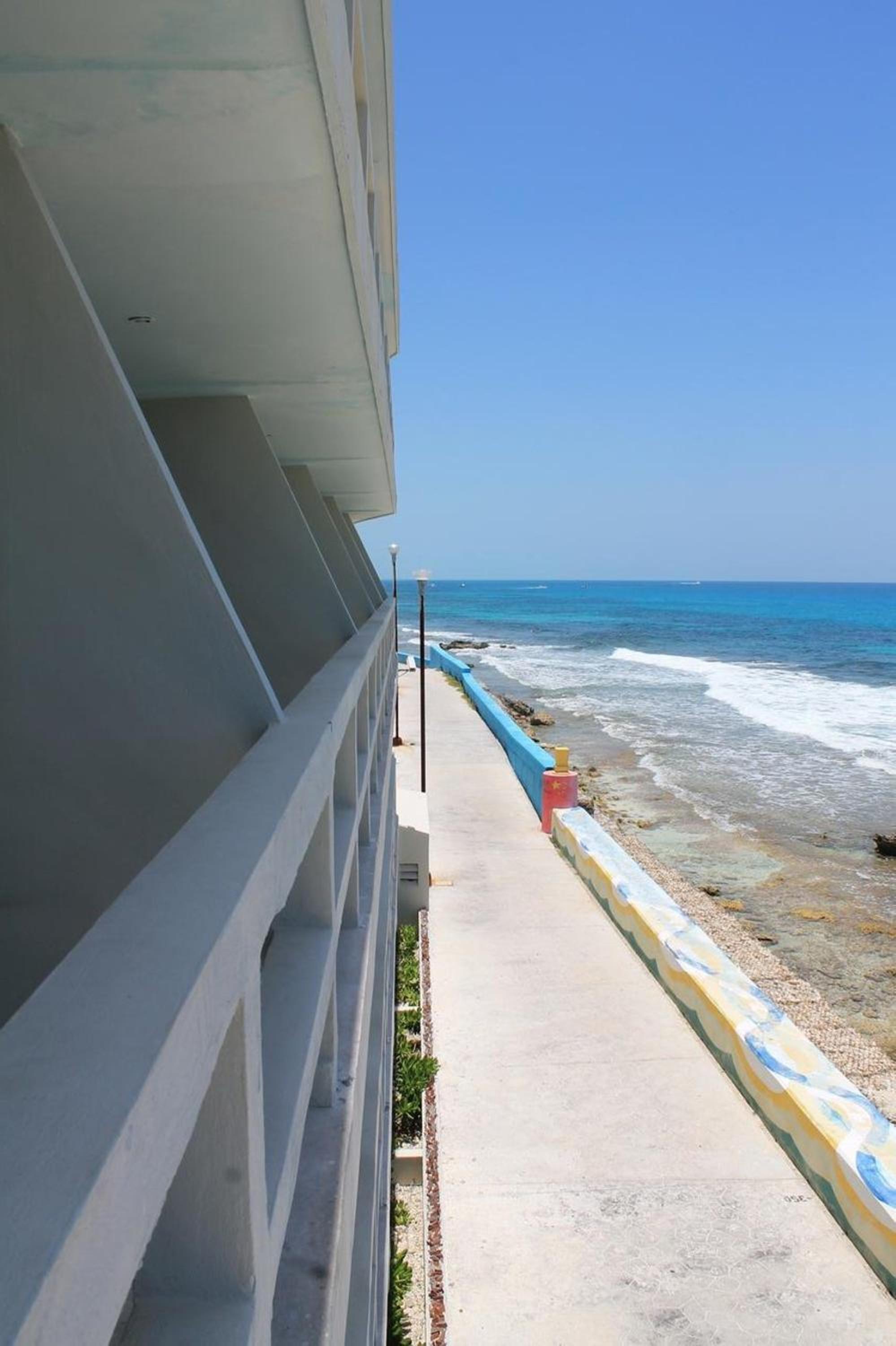 Room with Ocean View - Photo 17