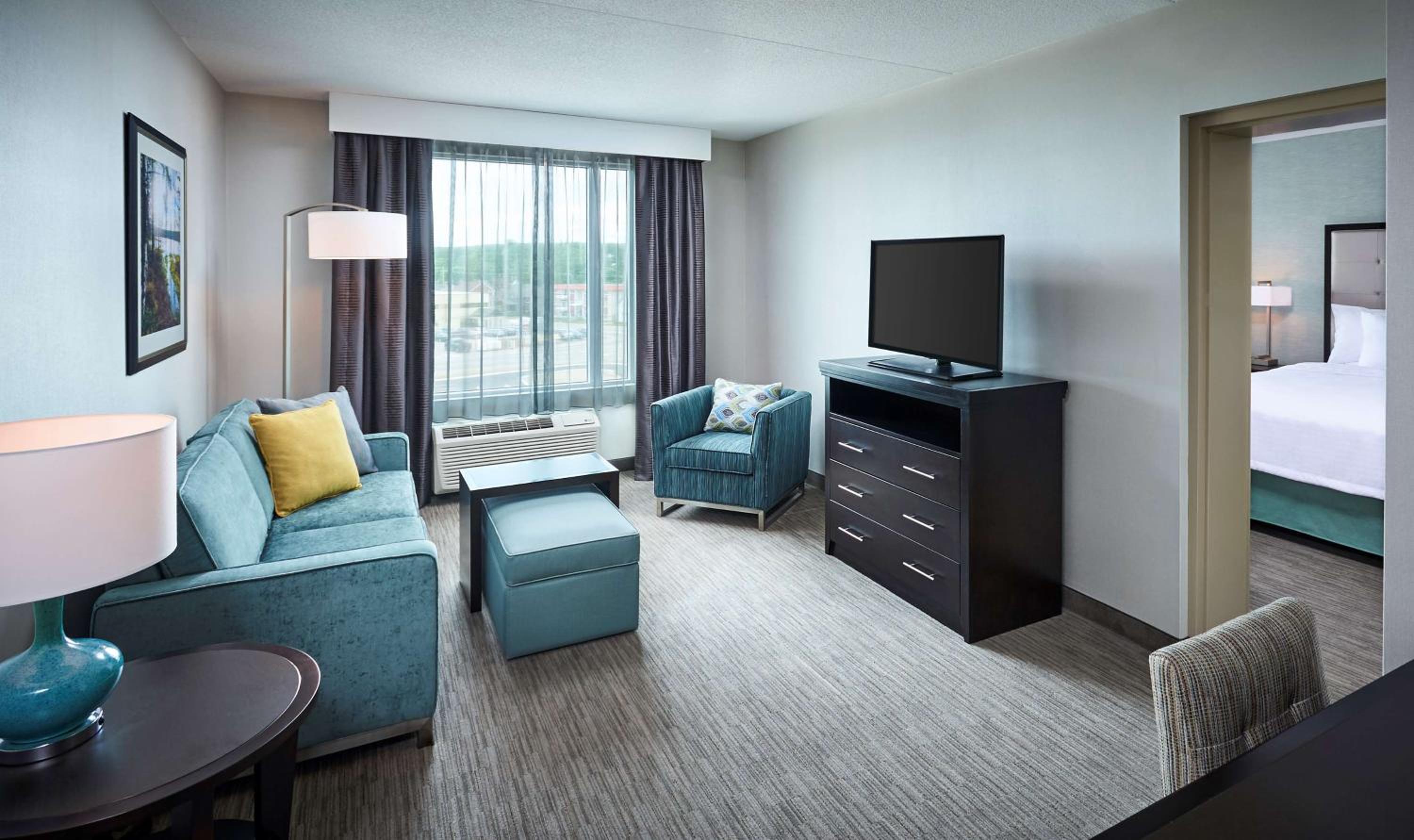 One-Bedroom Queen Suite with Two Queen Beds - Non-Smoking photo 1