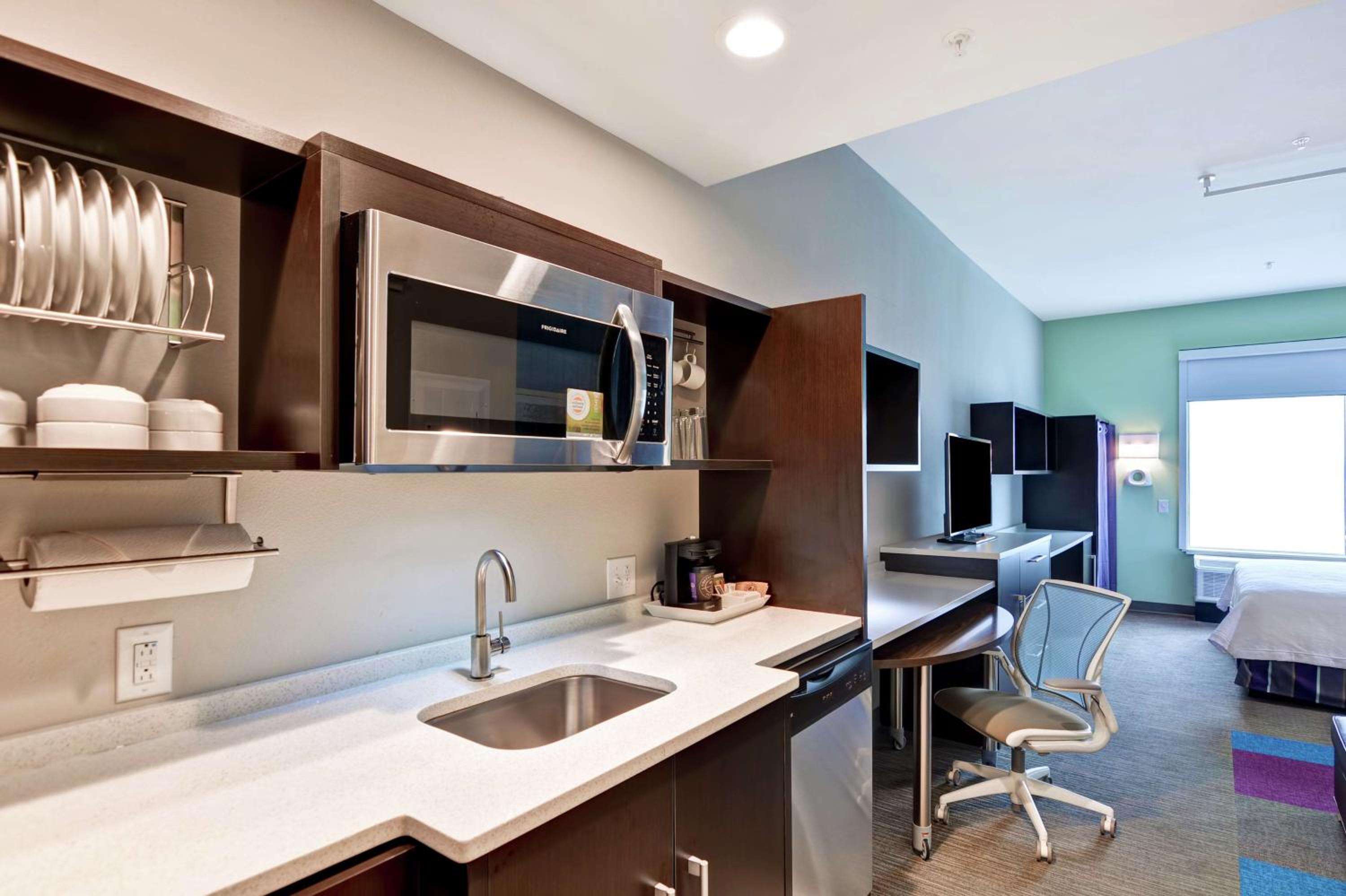 Studio Suite with Two Queen Beds - Hearing Access/Non-Smoking photo 2
