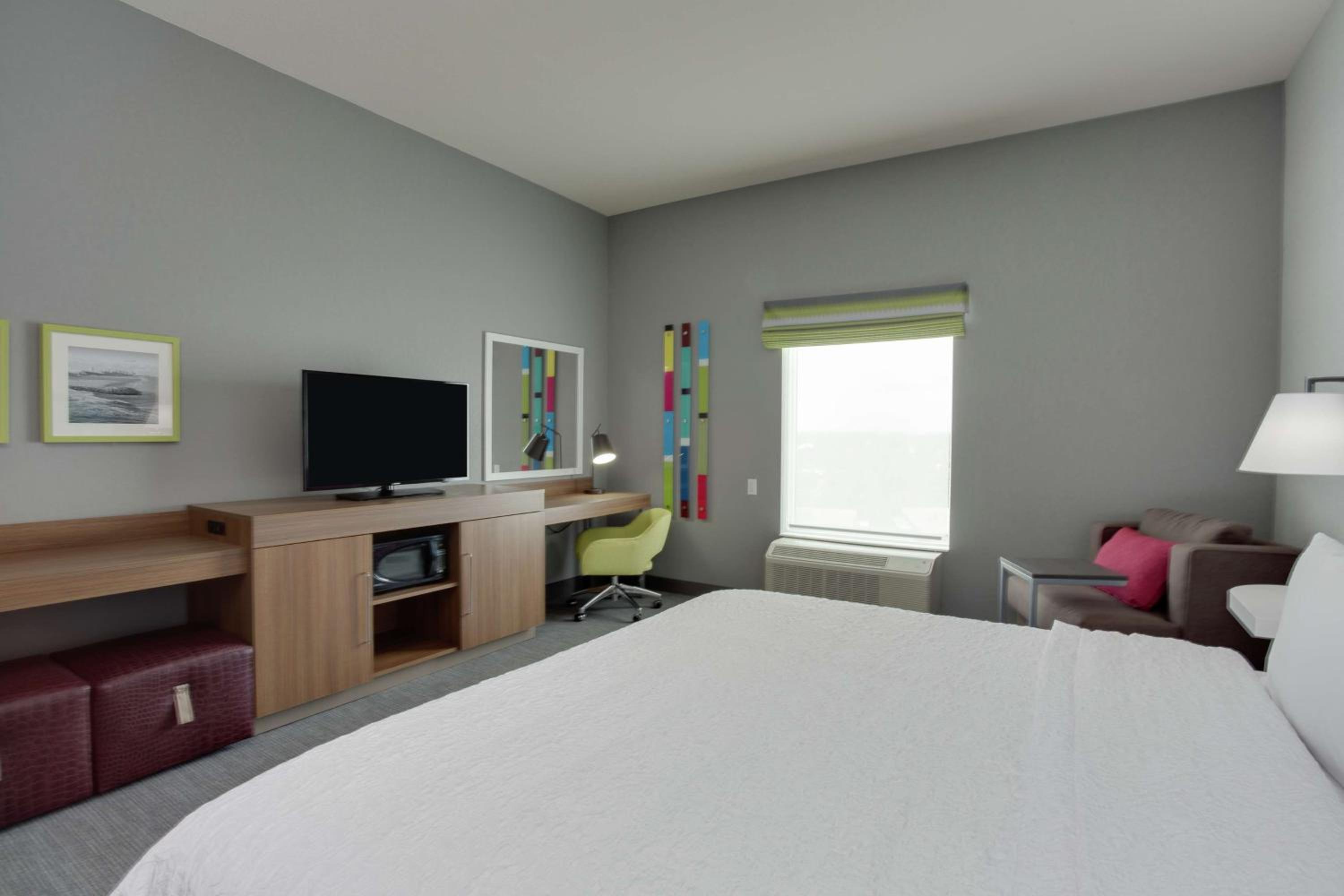 King Room - Non-Smoking photo 3