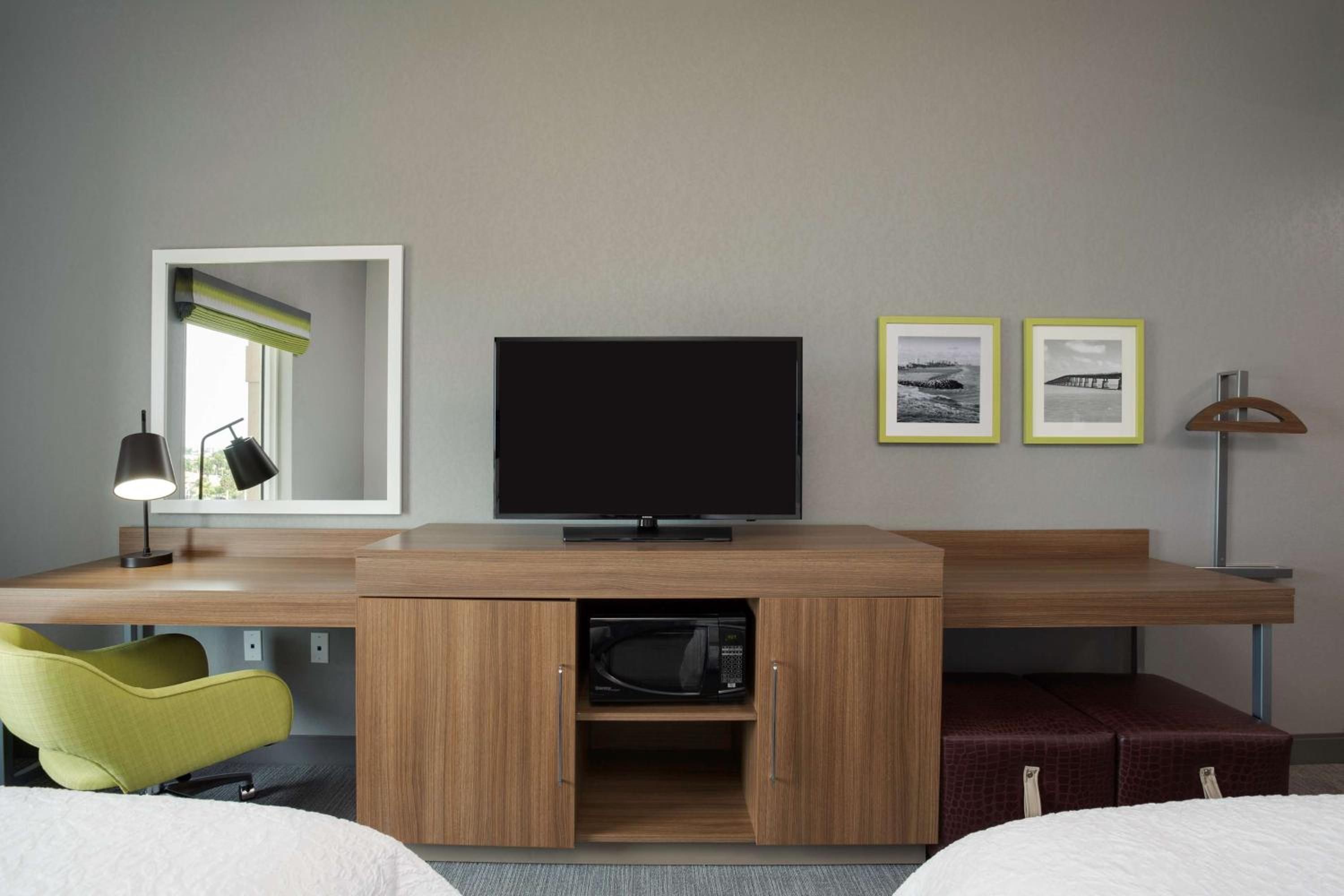 Queen Room with Two Queen Beds (4 Adults)