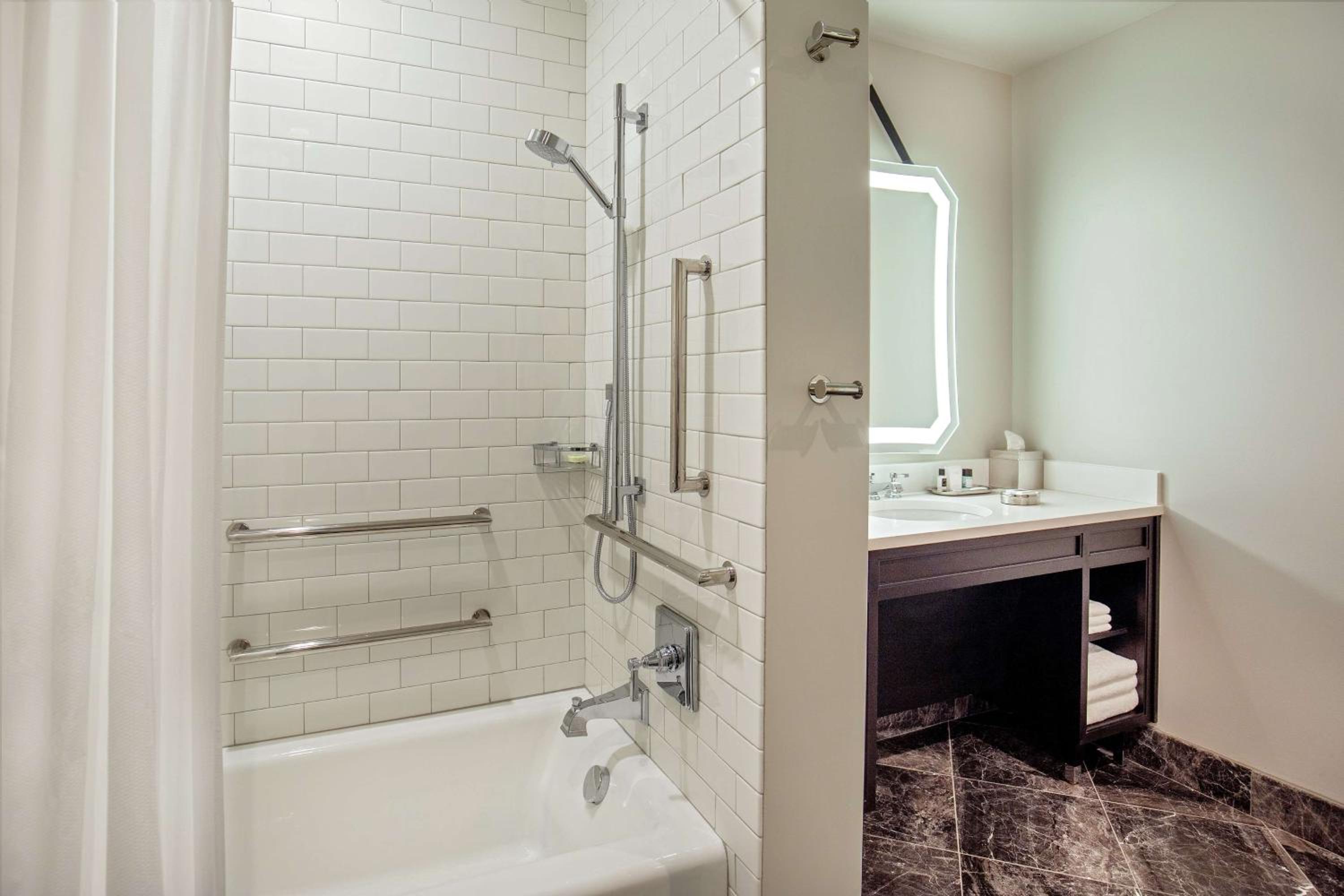 Queen Room with Two Queen Beds - Mobility and Hearing Access