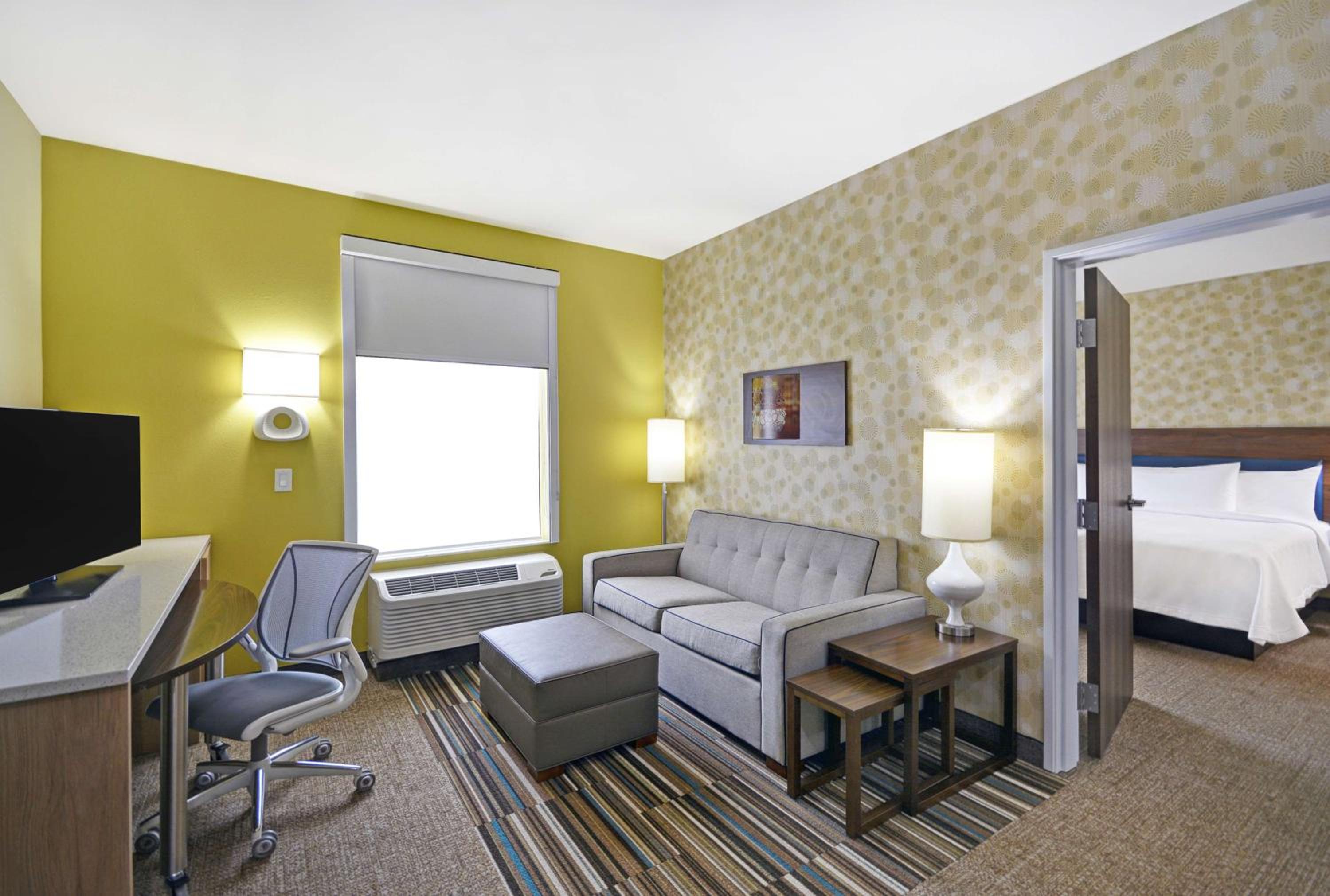 One-Bedroom King Suite - Non-Smoking photo 1