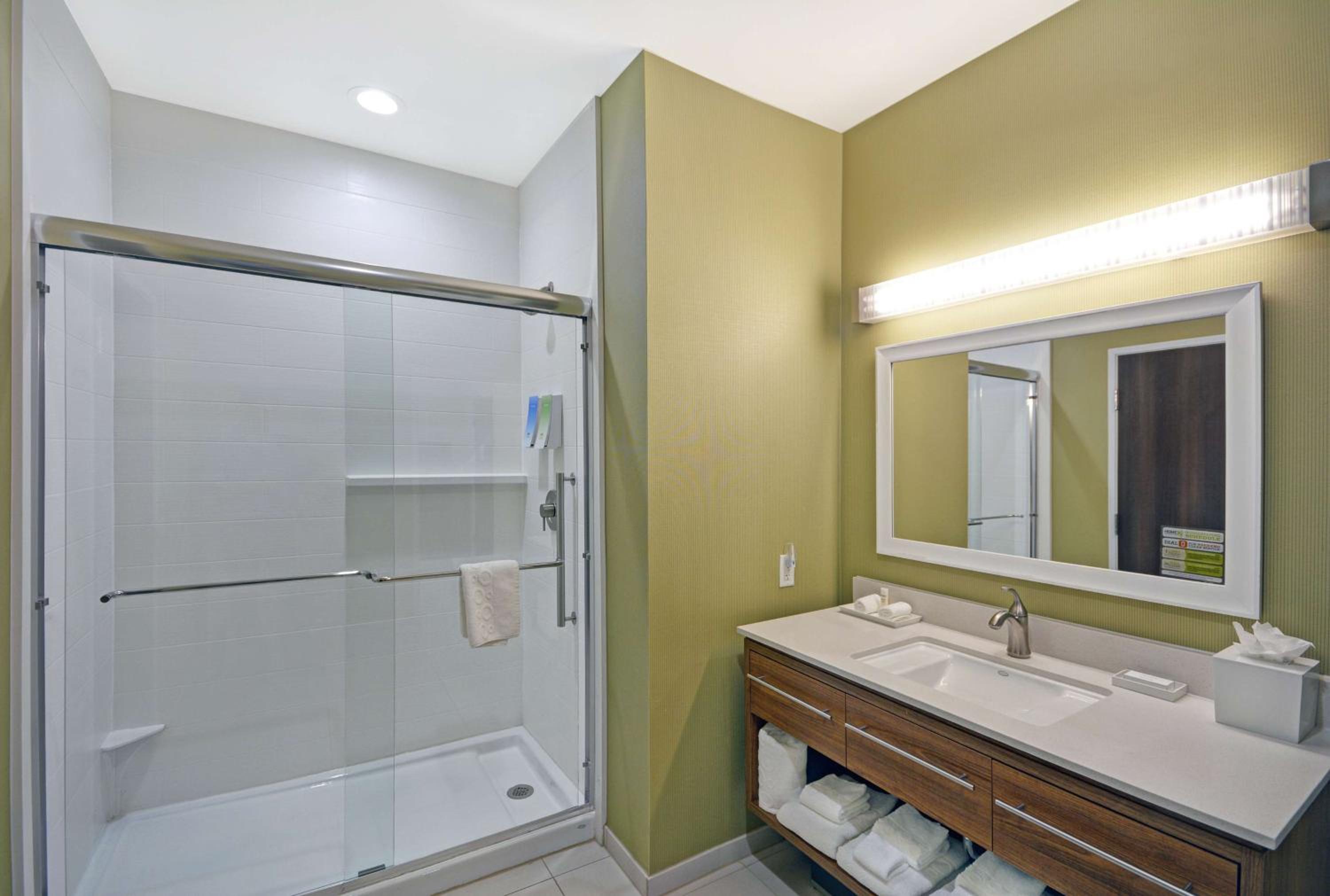 King Studio Suite - Non-Smoking photo 3