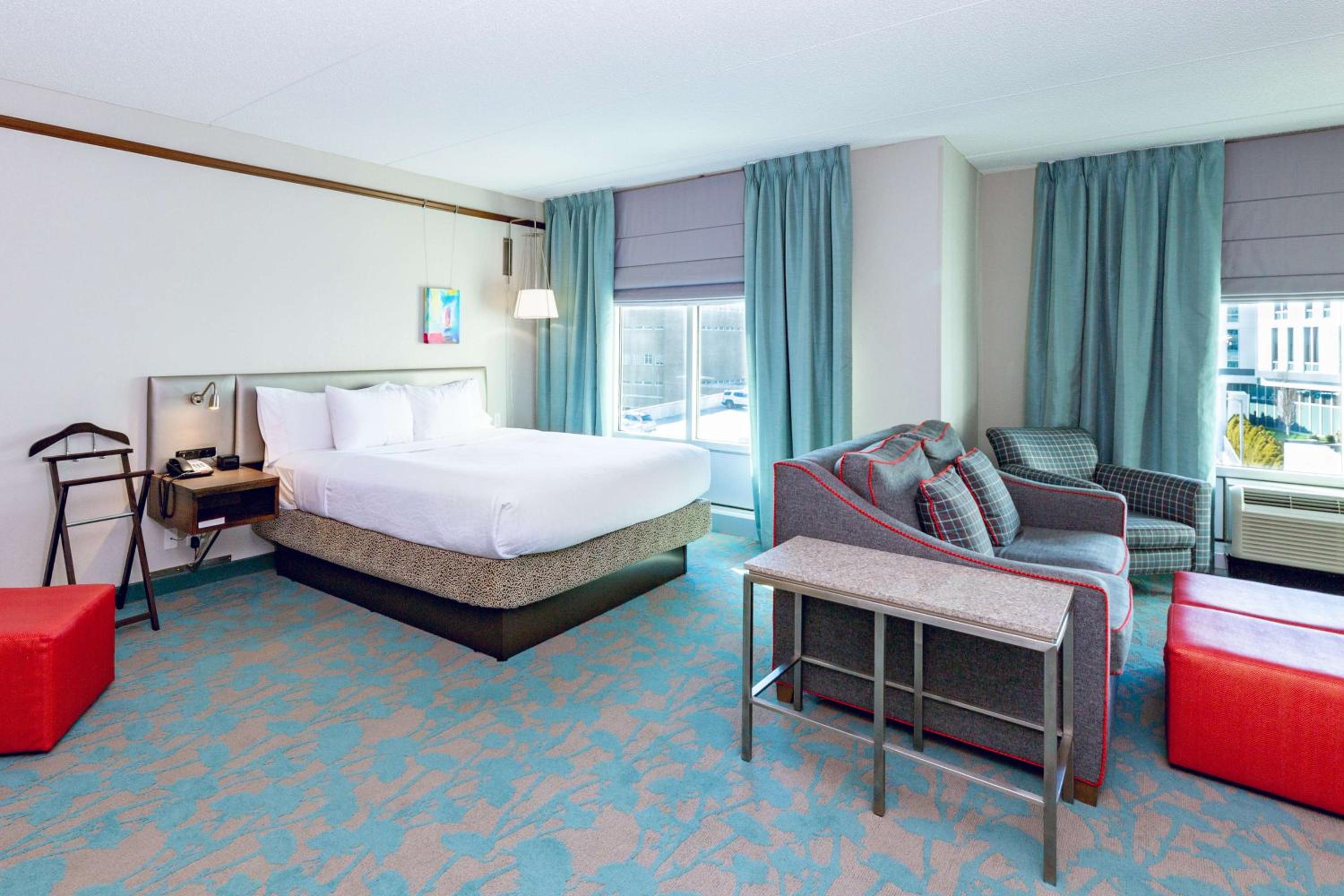 Deluxe King Room photo 1