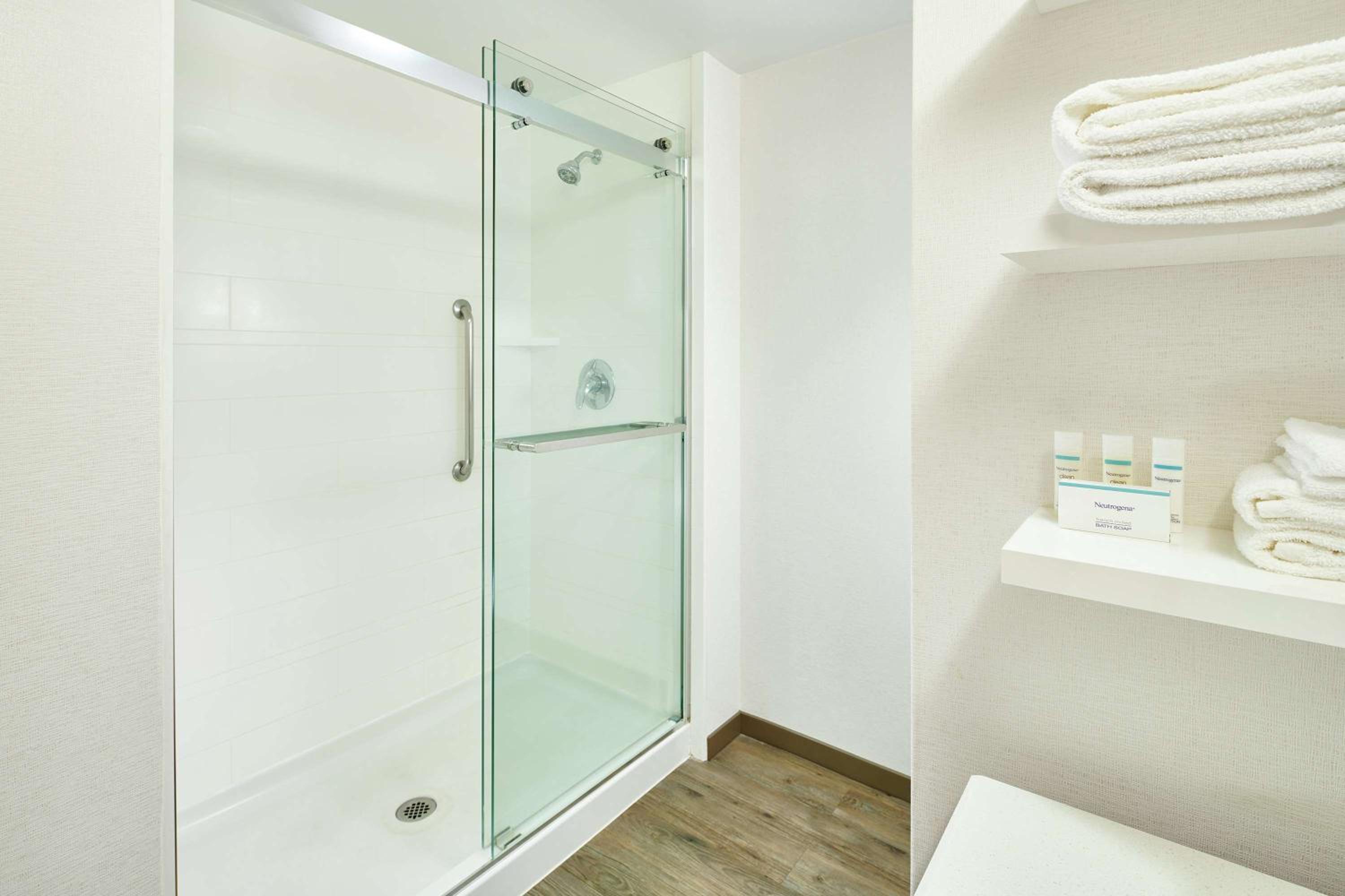 Room, 2 Queen Beds, Non Smoking, Refrigerator