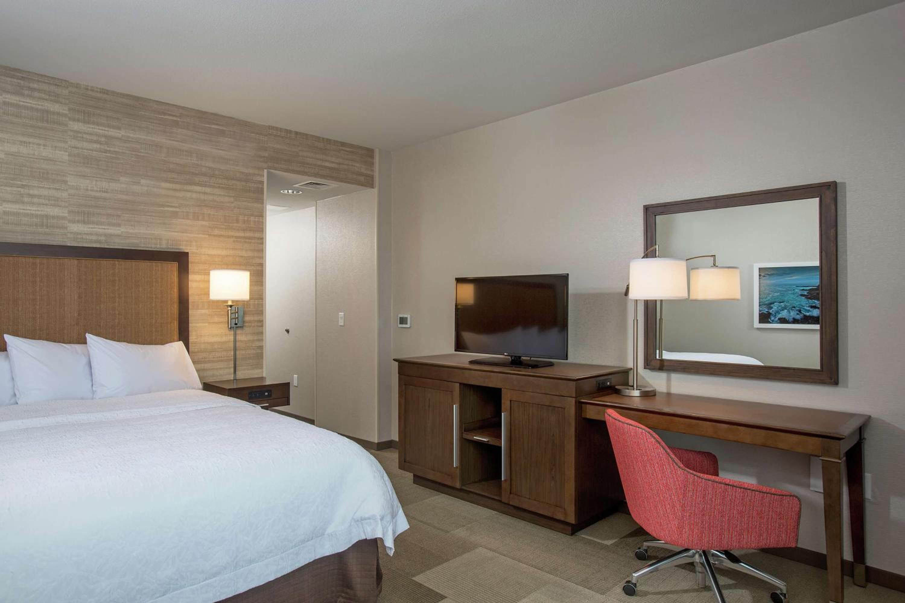Available room thumbnail 6