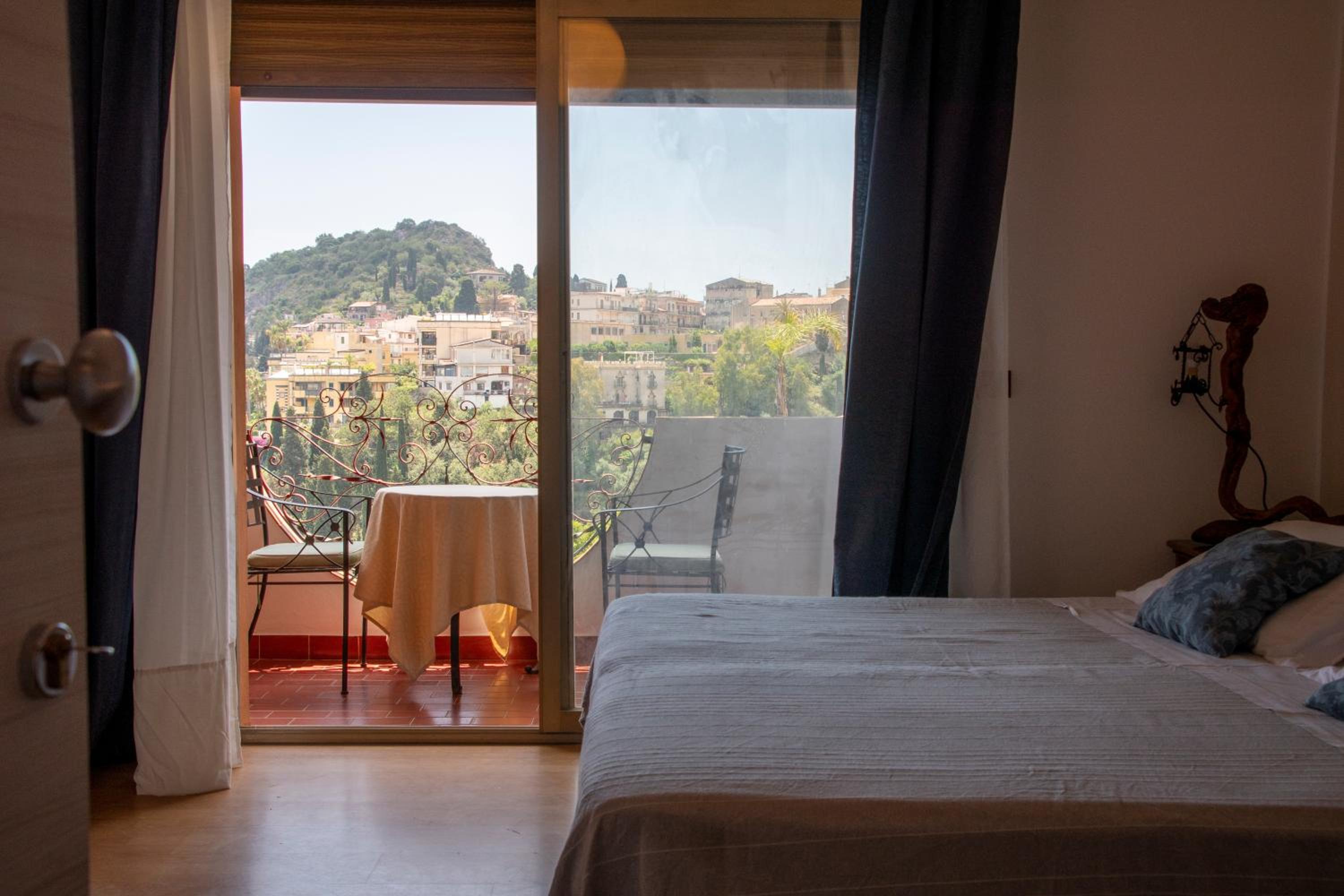Standard Double or Twin Room photo 3