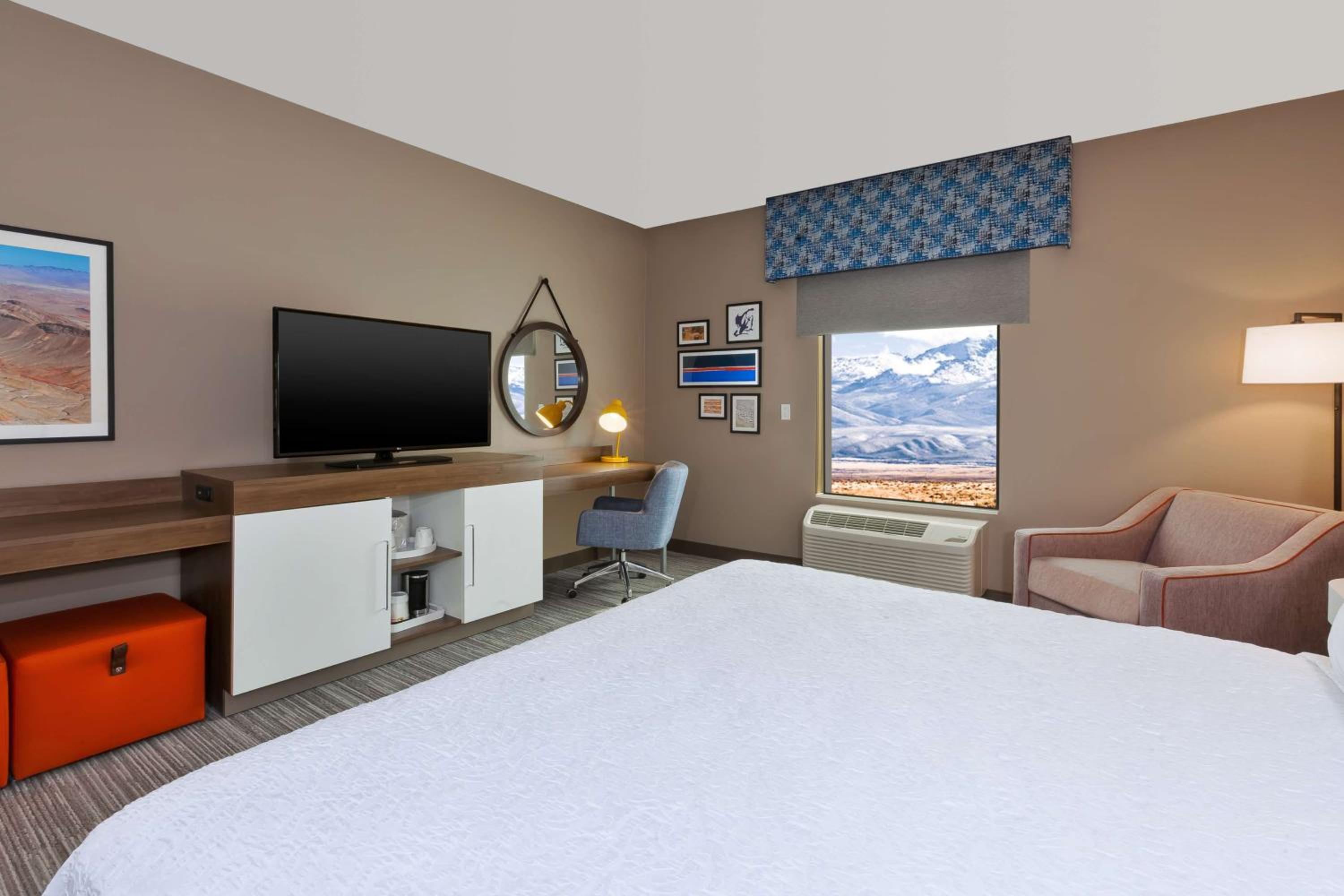 King Room - Non-Smoking - Photo 2