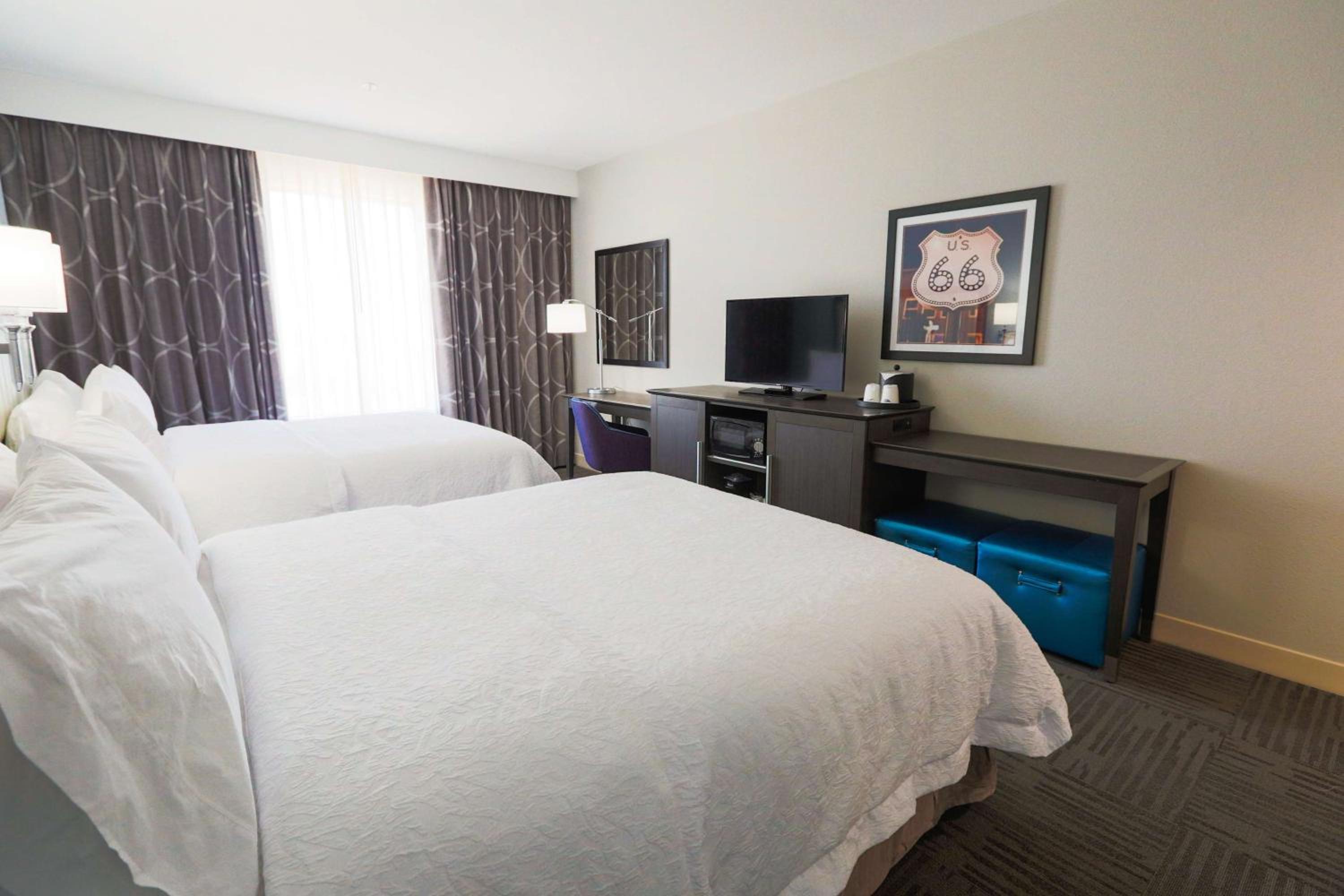 Queen Room with Two Queen Beds (4 Adults) photo 2