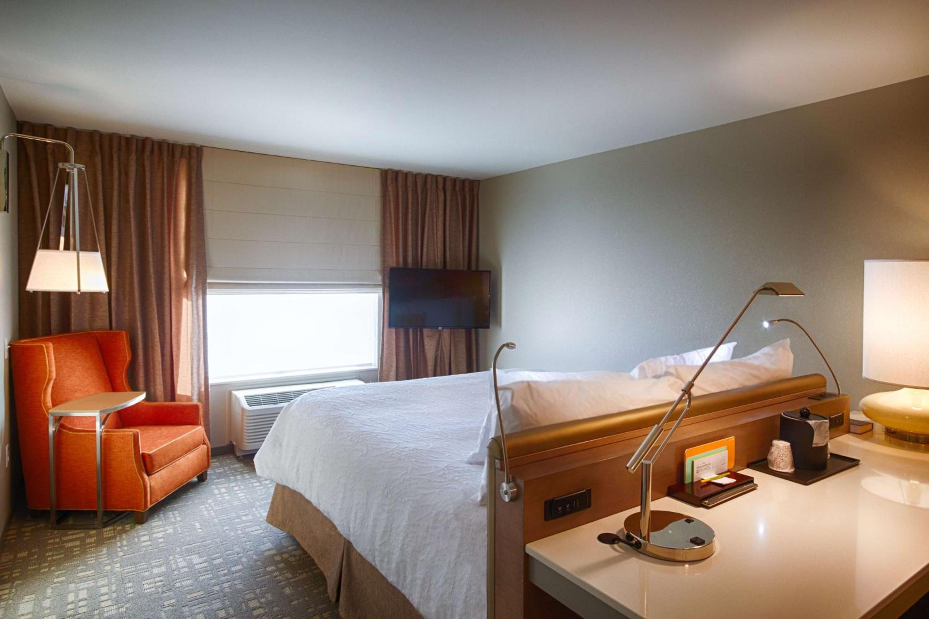 Deluxe King Room photo 2