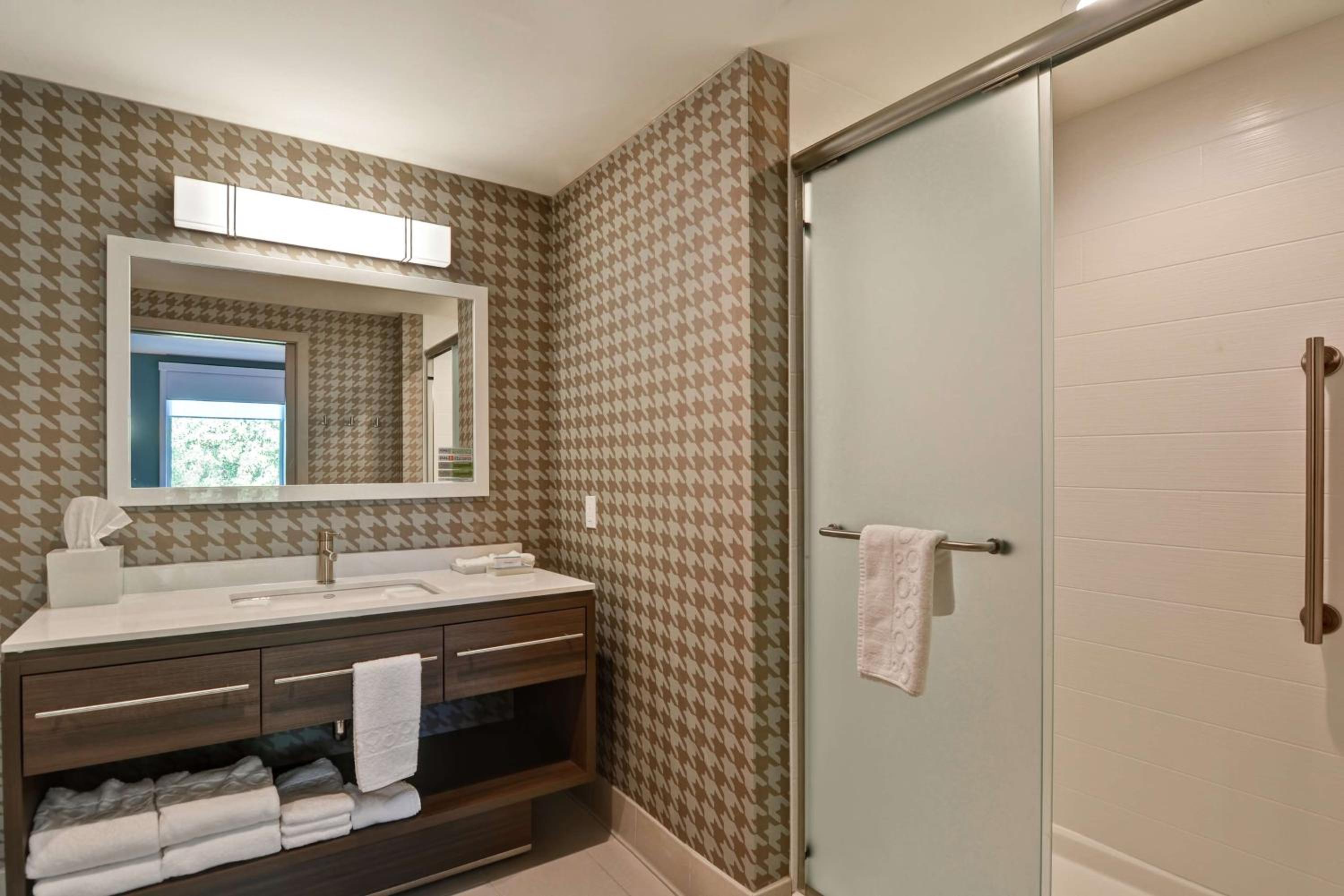 King Studio Suite - Non-Smoking photo 2