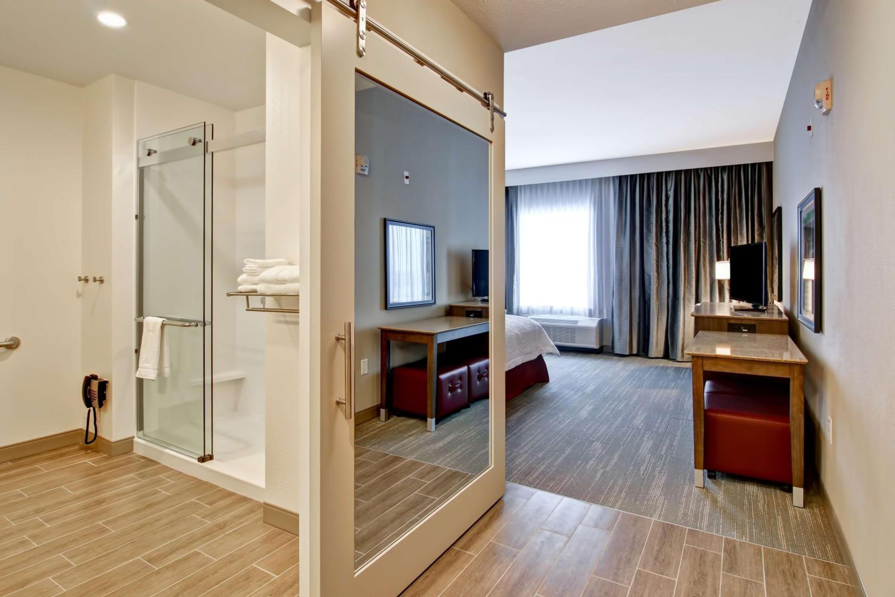 King Room - Disability Access/Hearing Accessible photo 3