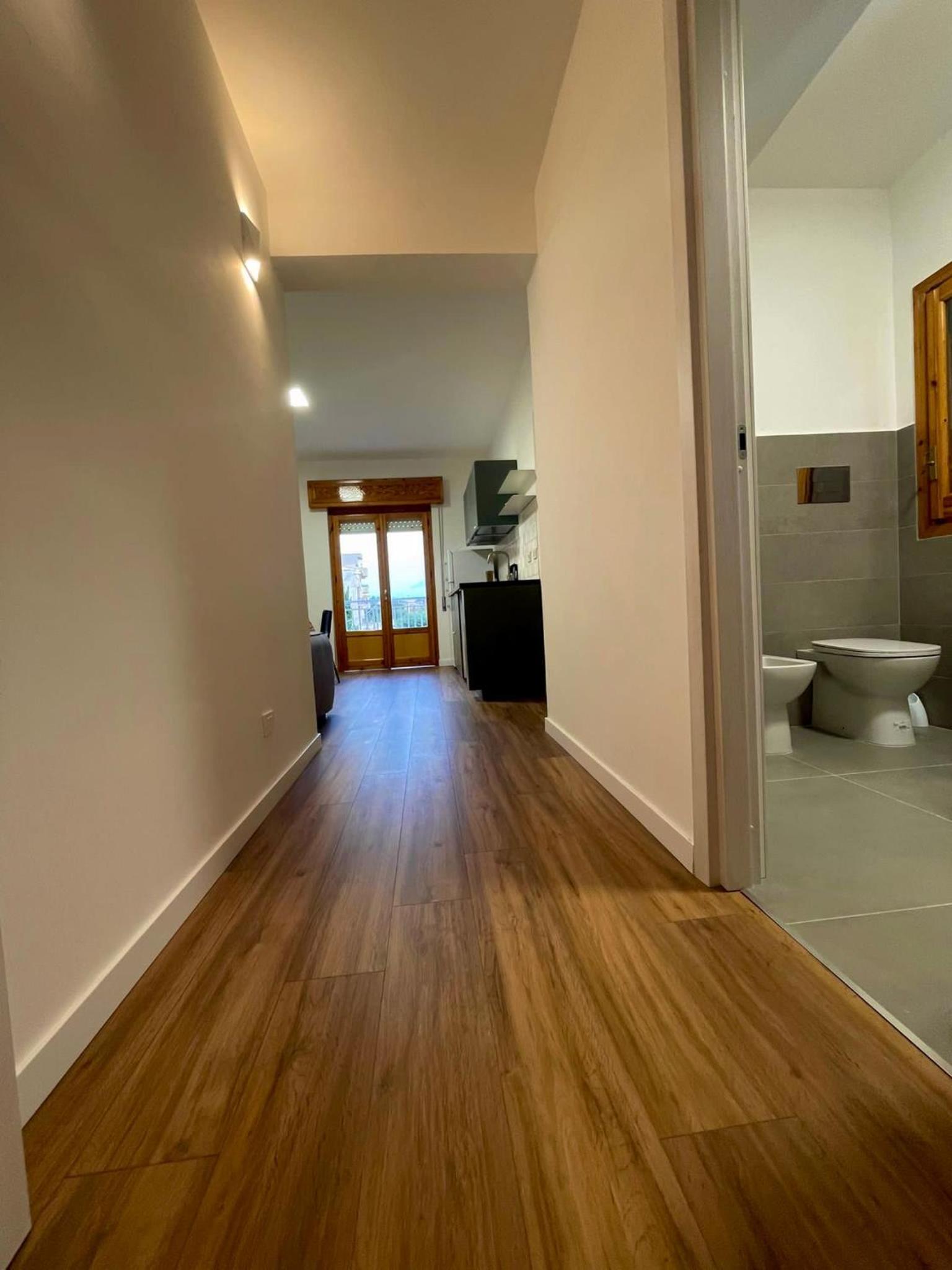One-Bedroom House photo 1
