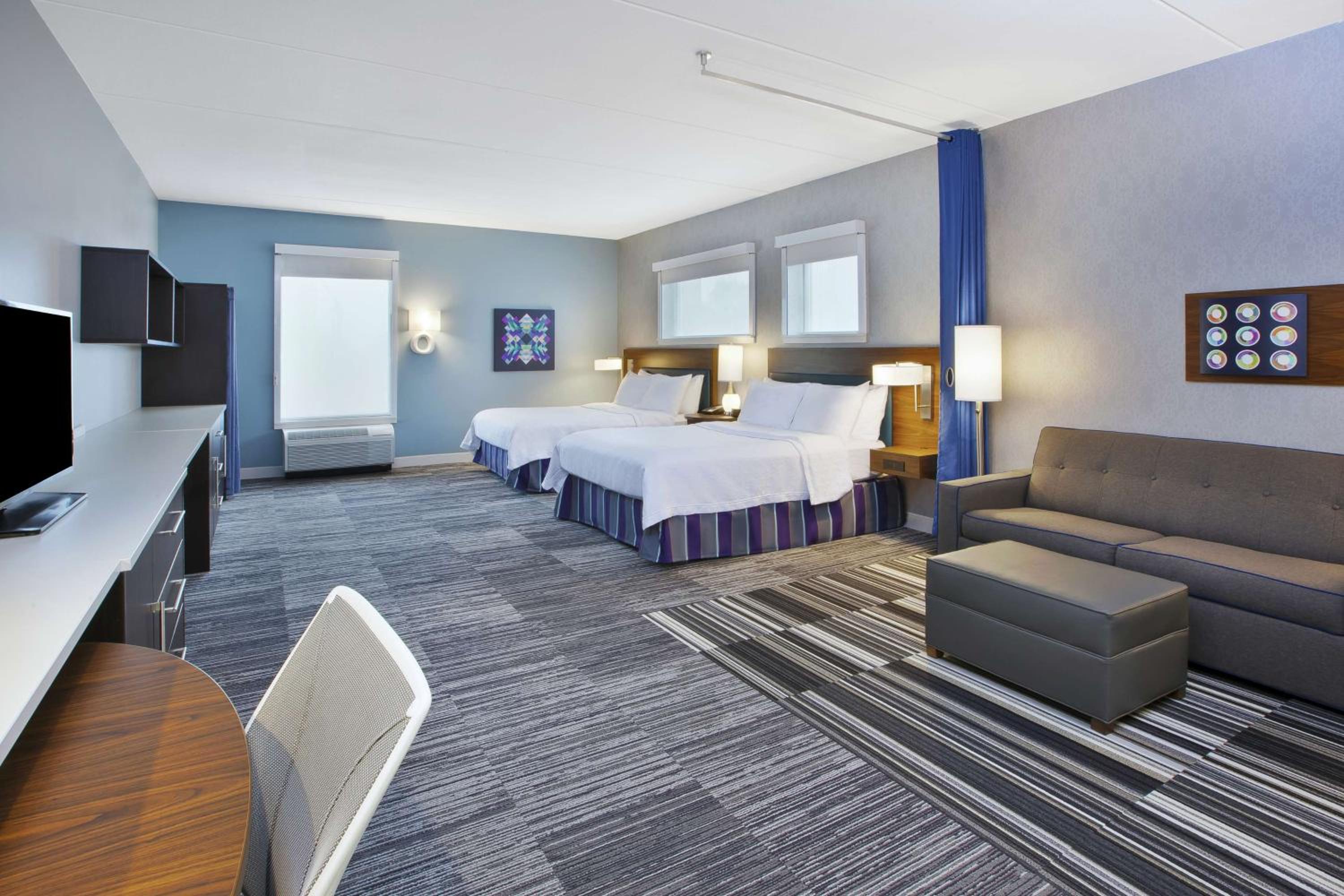 Queen Studio with Two Queen Beds - Mobility Access/Non-Smoking photo 2