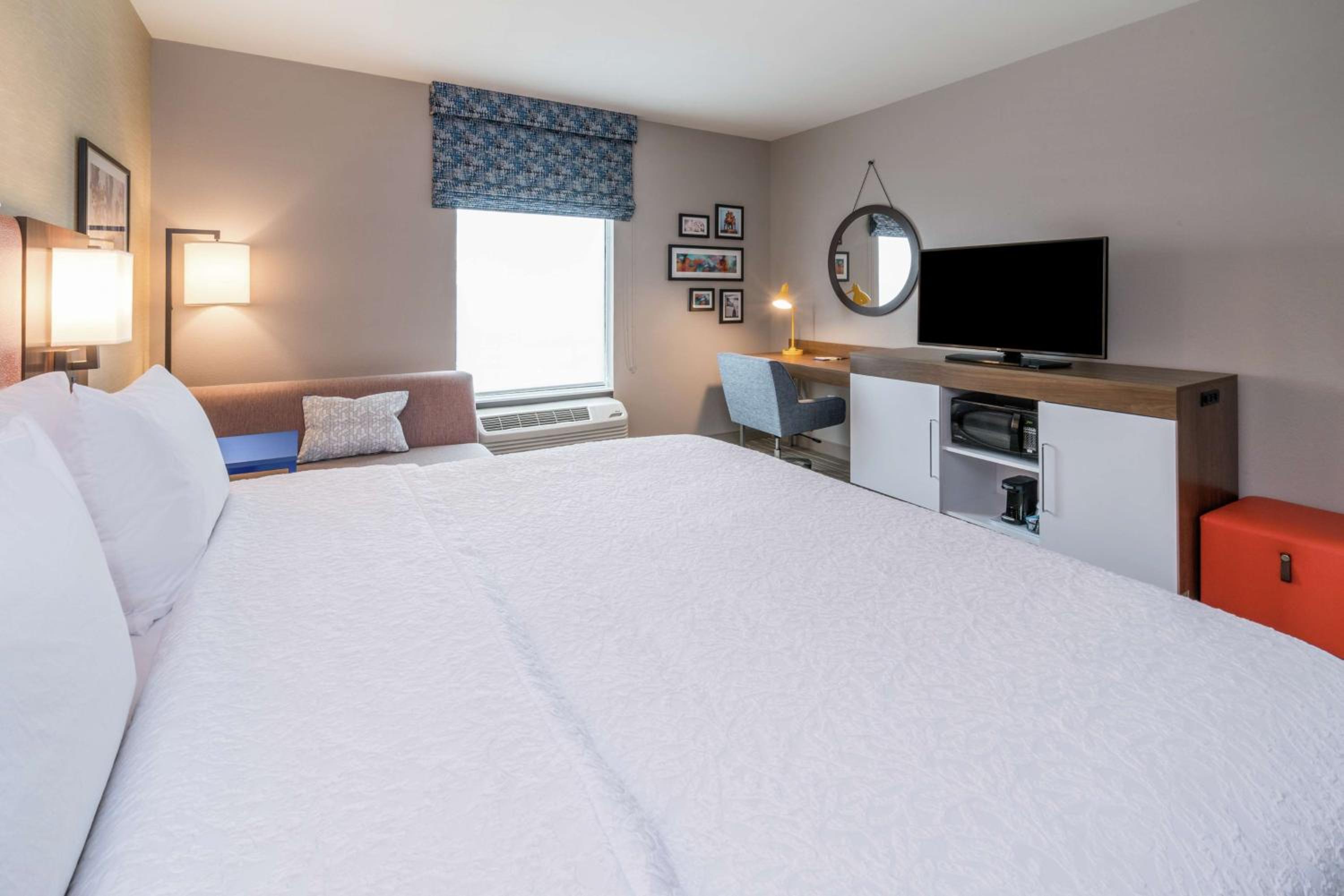 King Room - Hearing Access/Non-Smoking photo 2