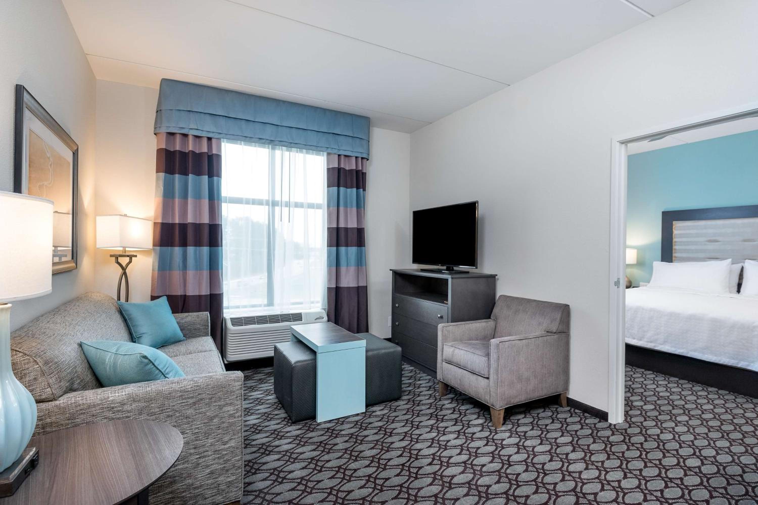 One-Bedroom King Suite - Non-Smoking photo 2