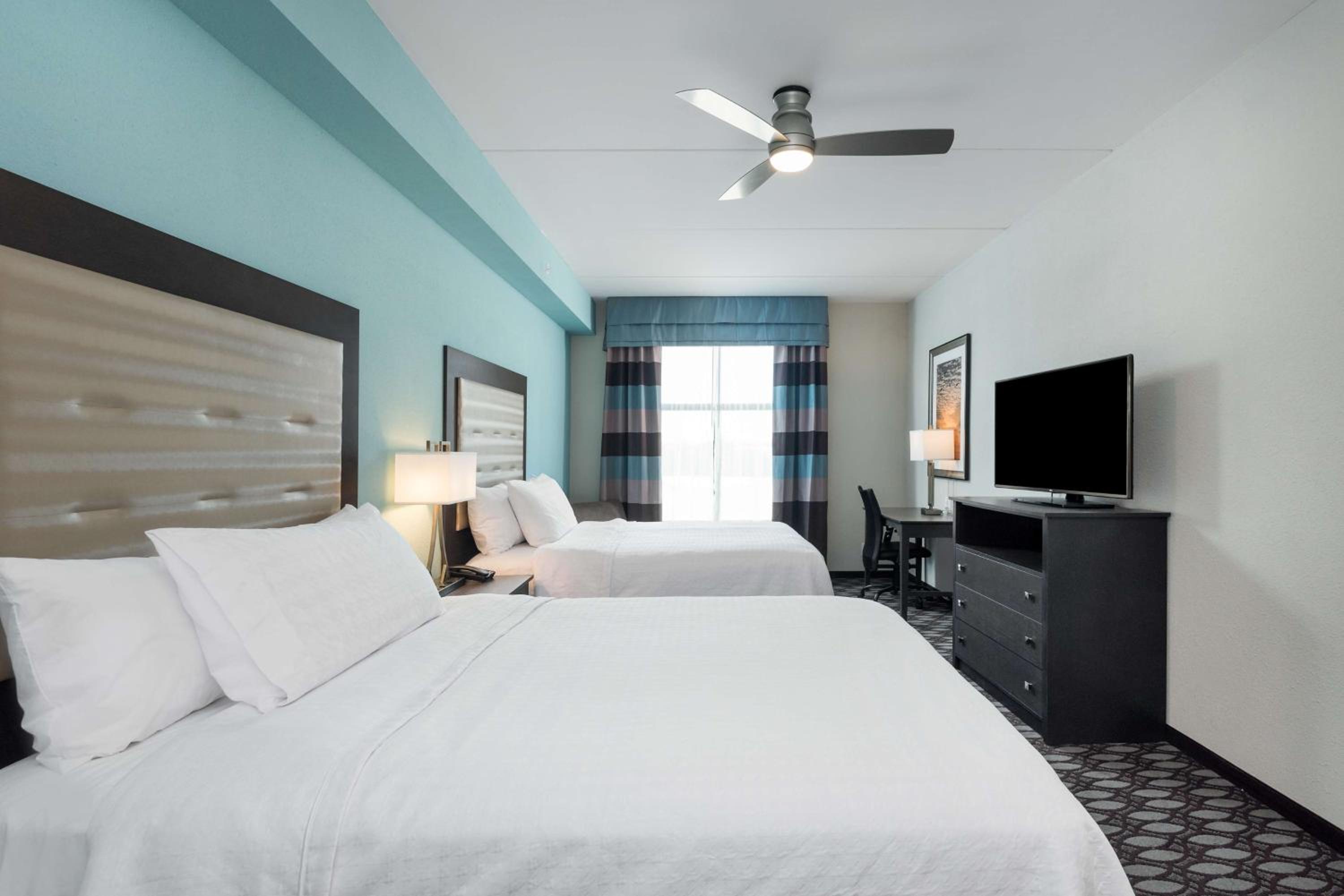 One-Bedroom Queen Suite with Two Queen Beds - Non-Smoking photo 1