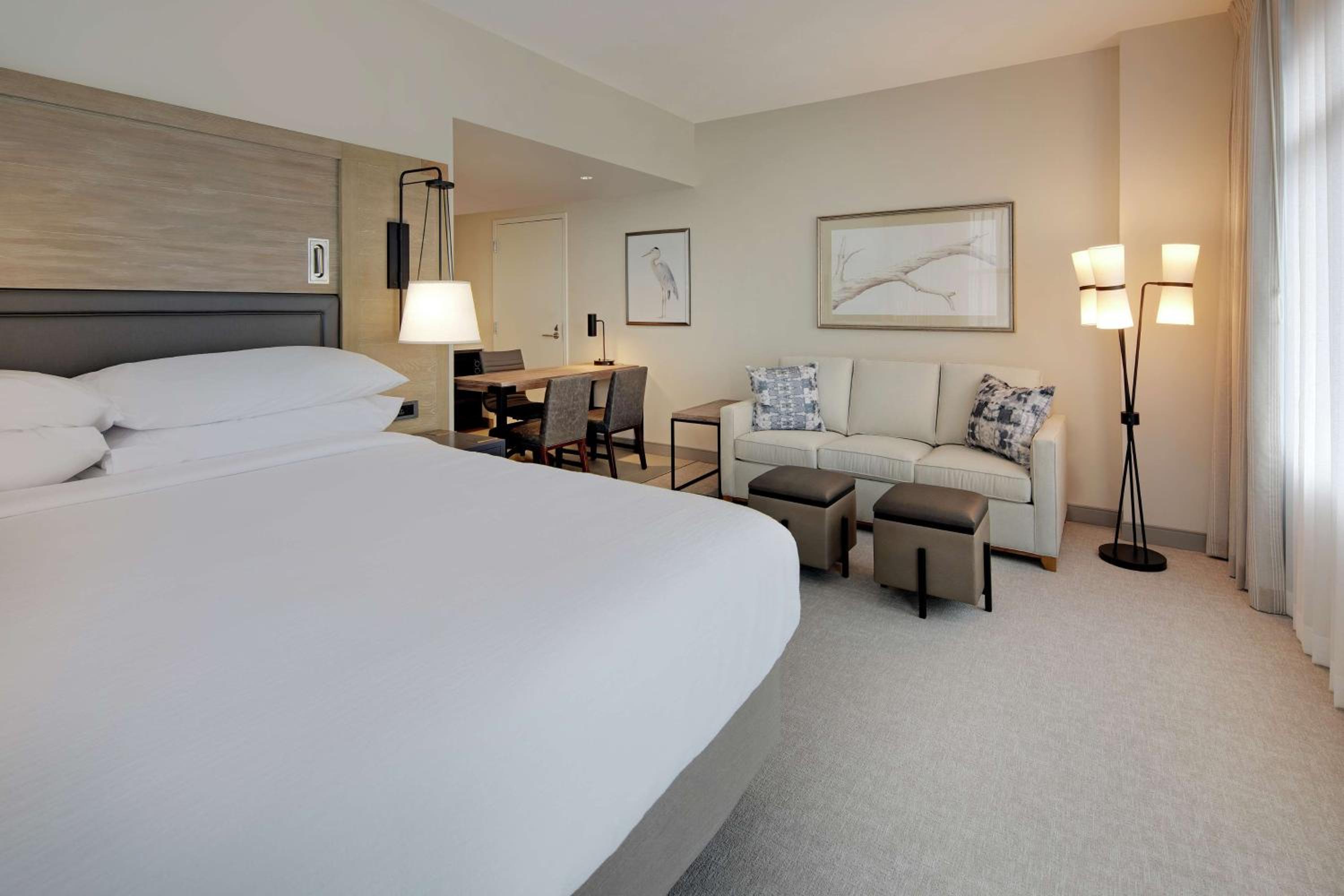 King Suite with Accessible Tub - Mobility Access