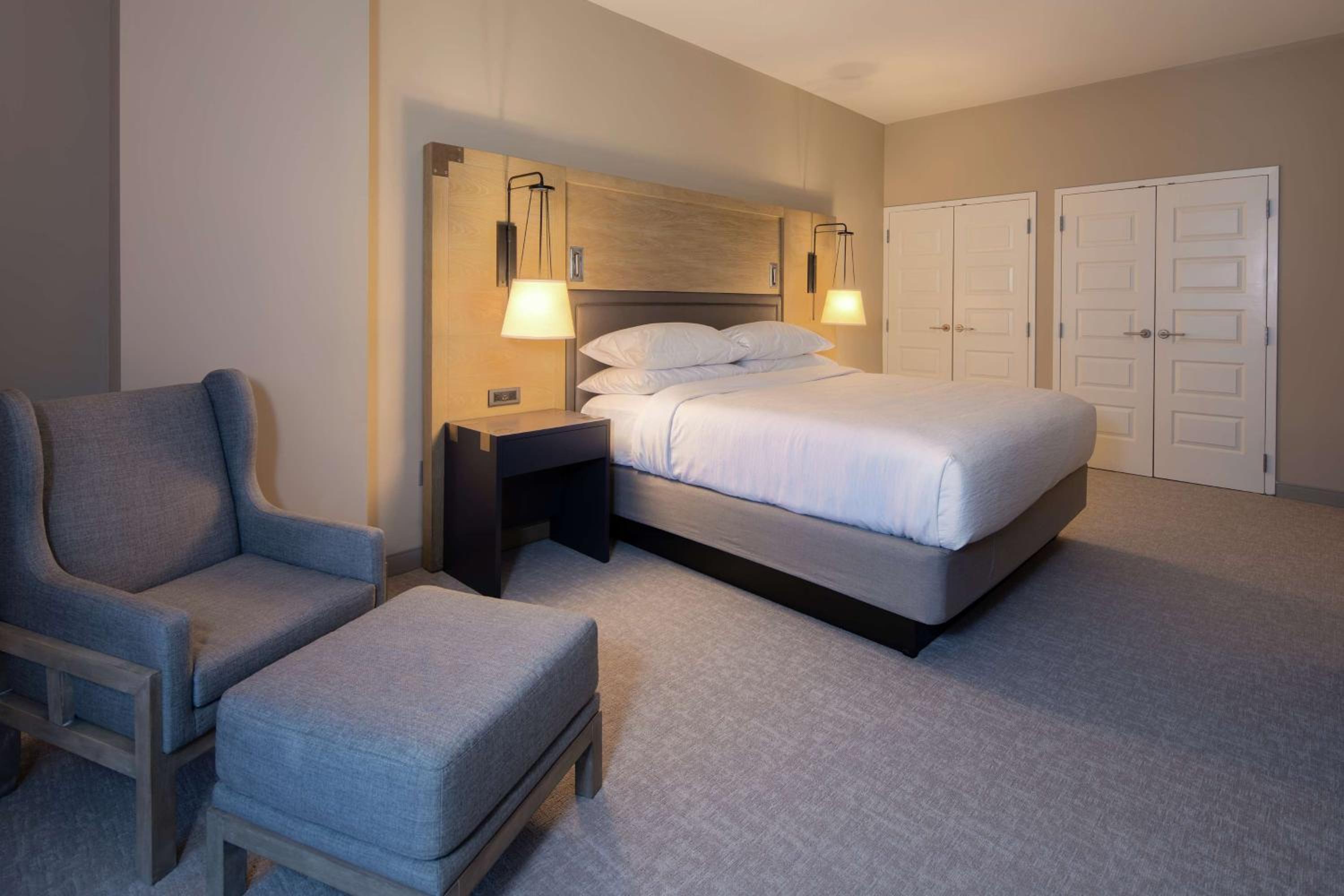 King Suite - Photo 1