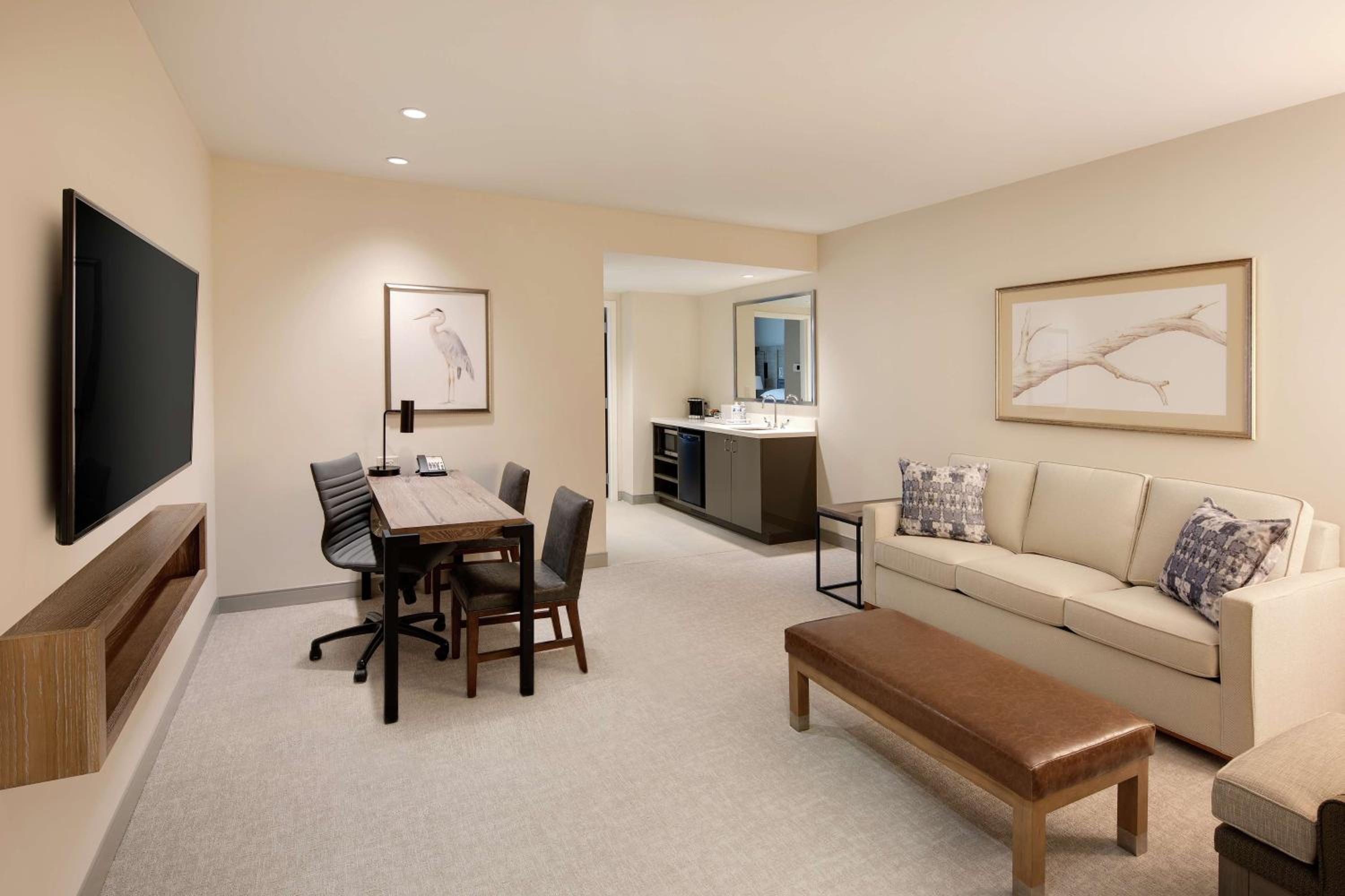 Two-Room King Suite - Photo 5