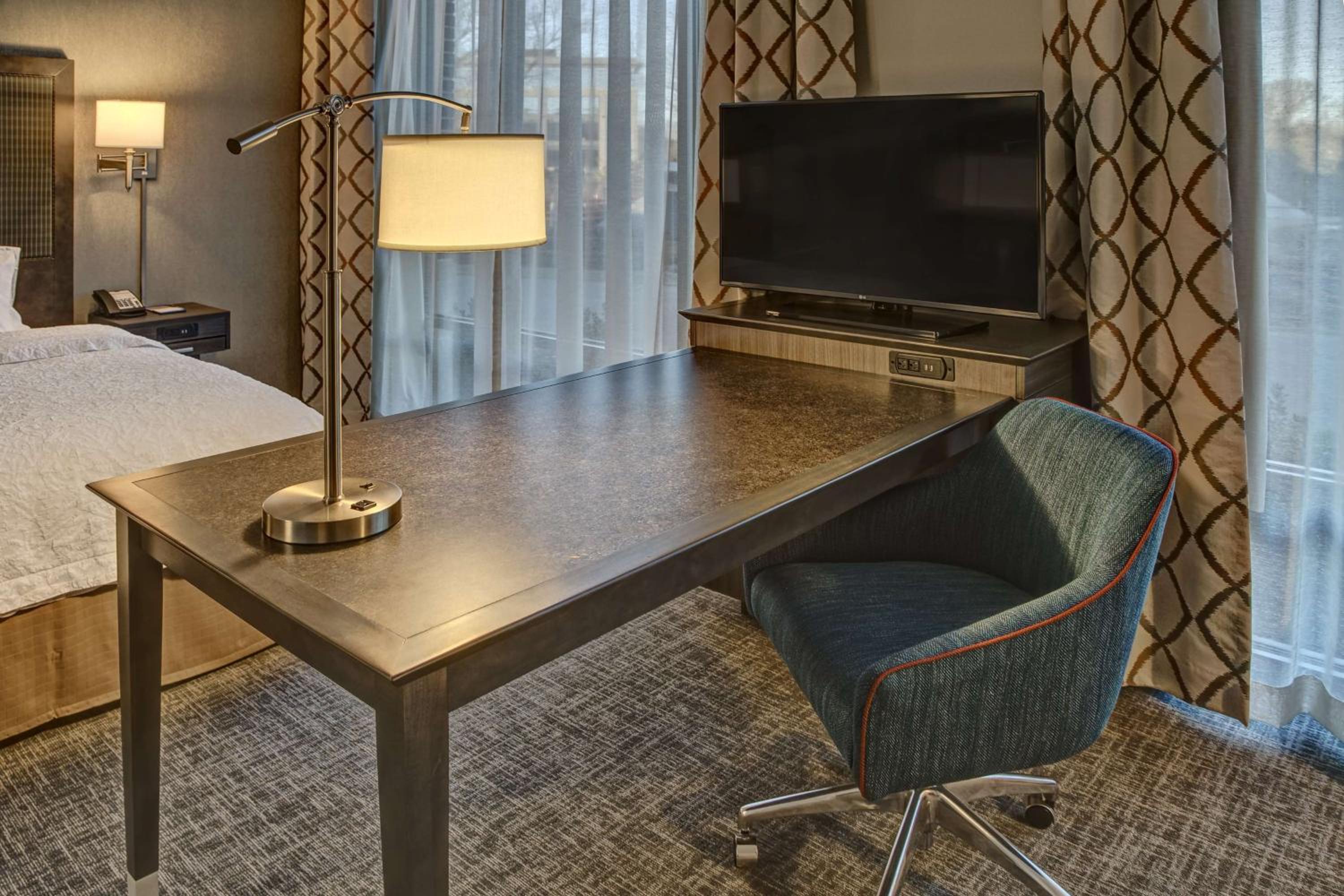 King Studio Suite - Mobility Access/Non-Smoking photo 2