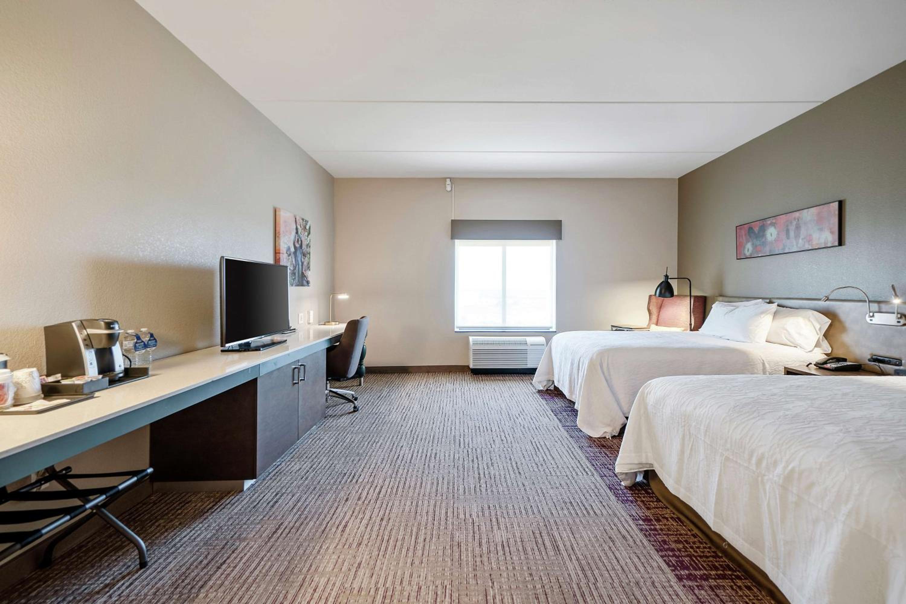 Queen Room with Two Queen Beds - Mobility Access photo 1