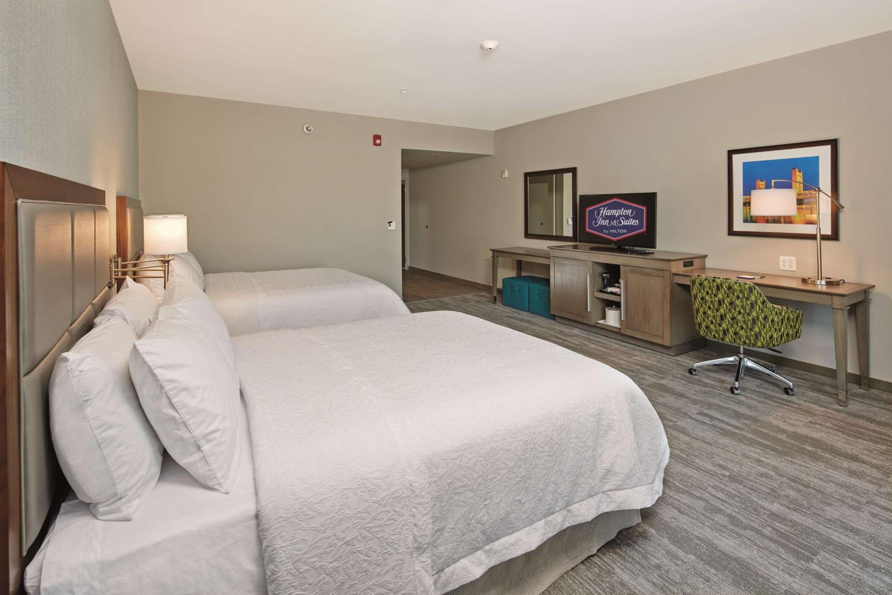 Queen Room with Two Queen Beds - Non-Smoking photo 1