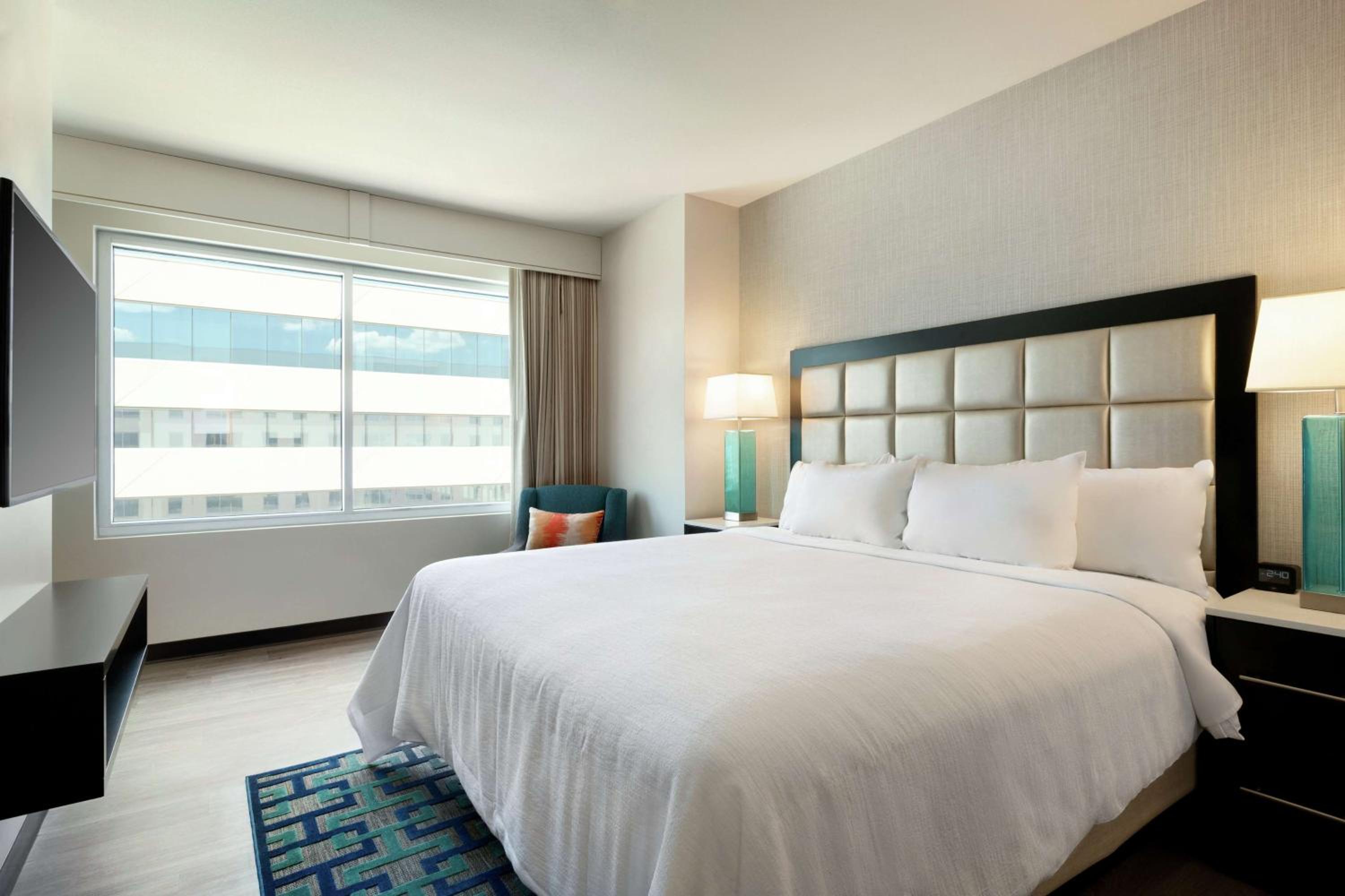 Two-Room Queen Suite with Two Queen Beds