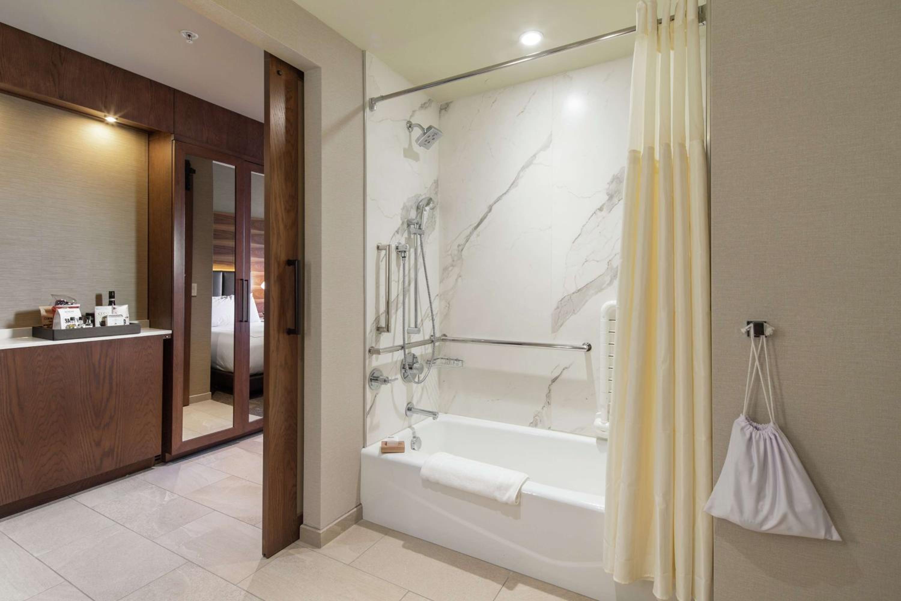 Queen Room with Two Queen Beds - Mobility Access
