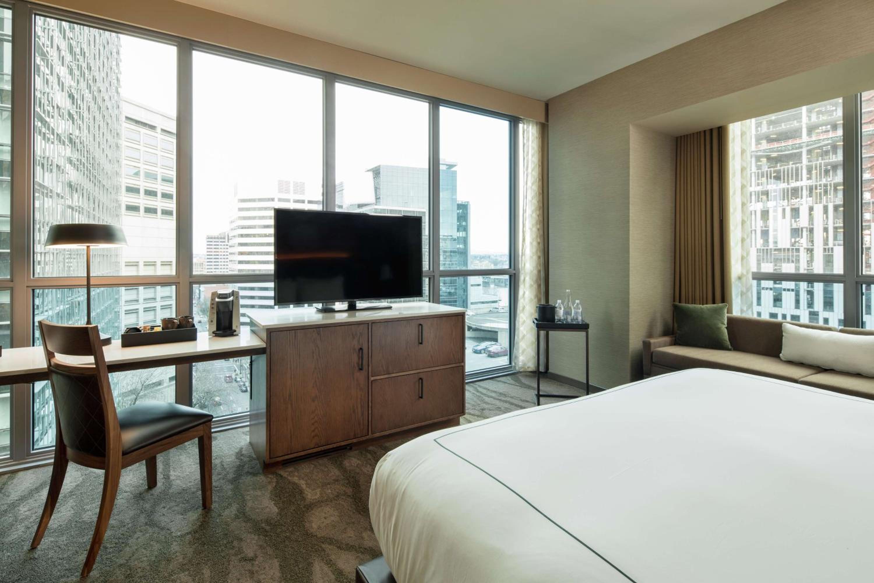 Corner King Room with Sofabed