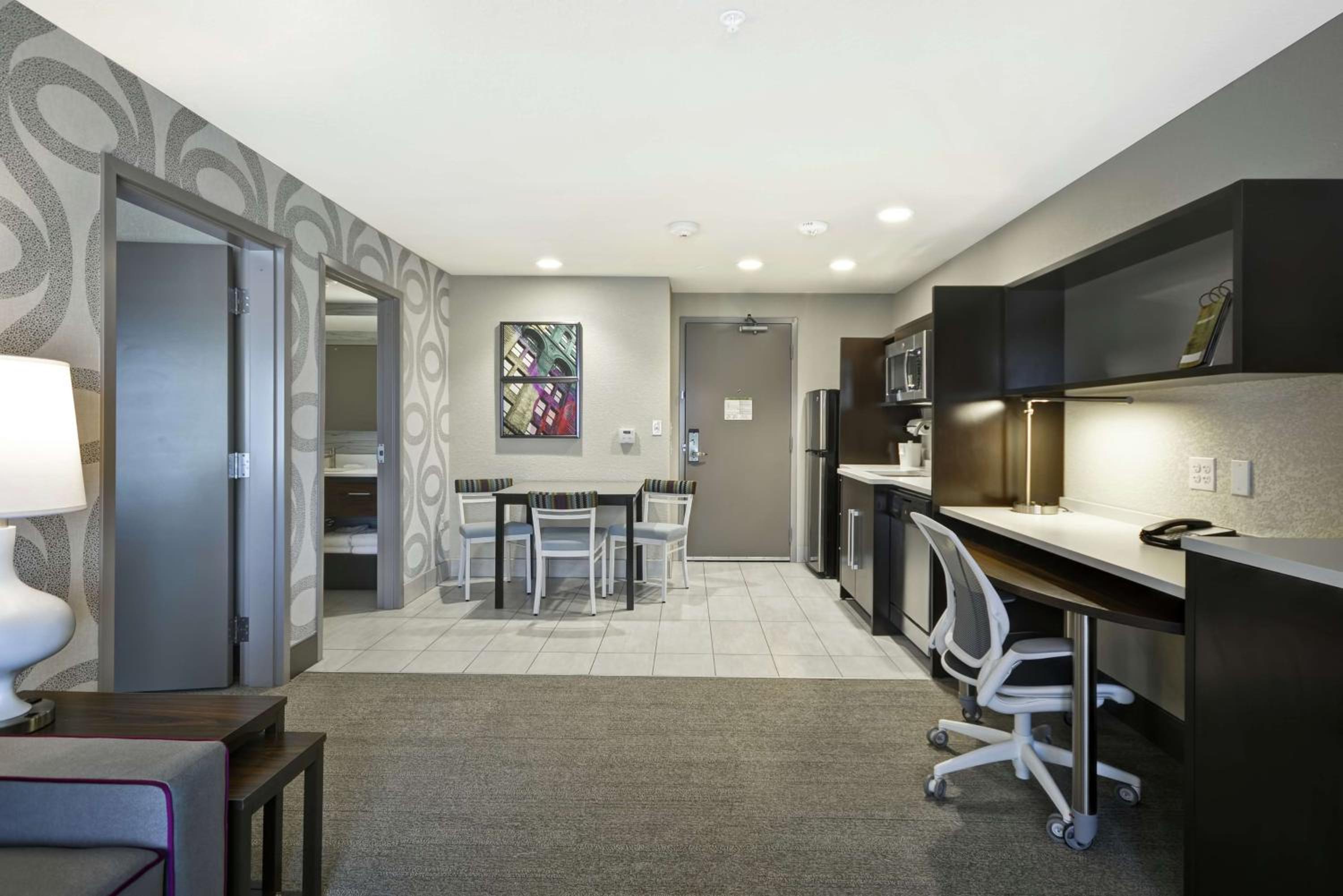 One-Bedroom King Suite - Non-Smoking photo 1