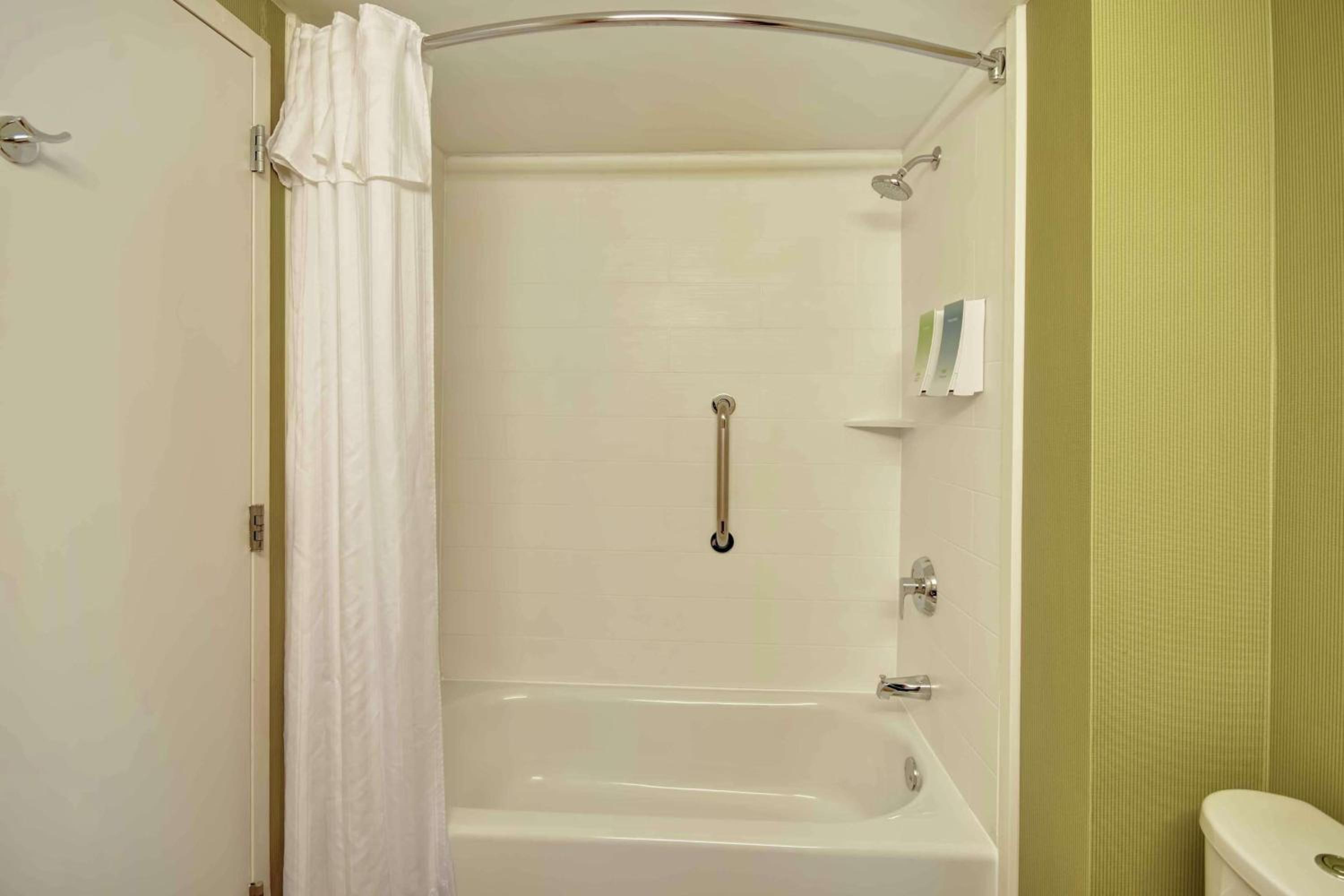 King Studio Suite - Non-Smoking - Photo 6