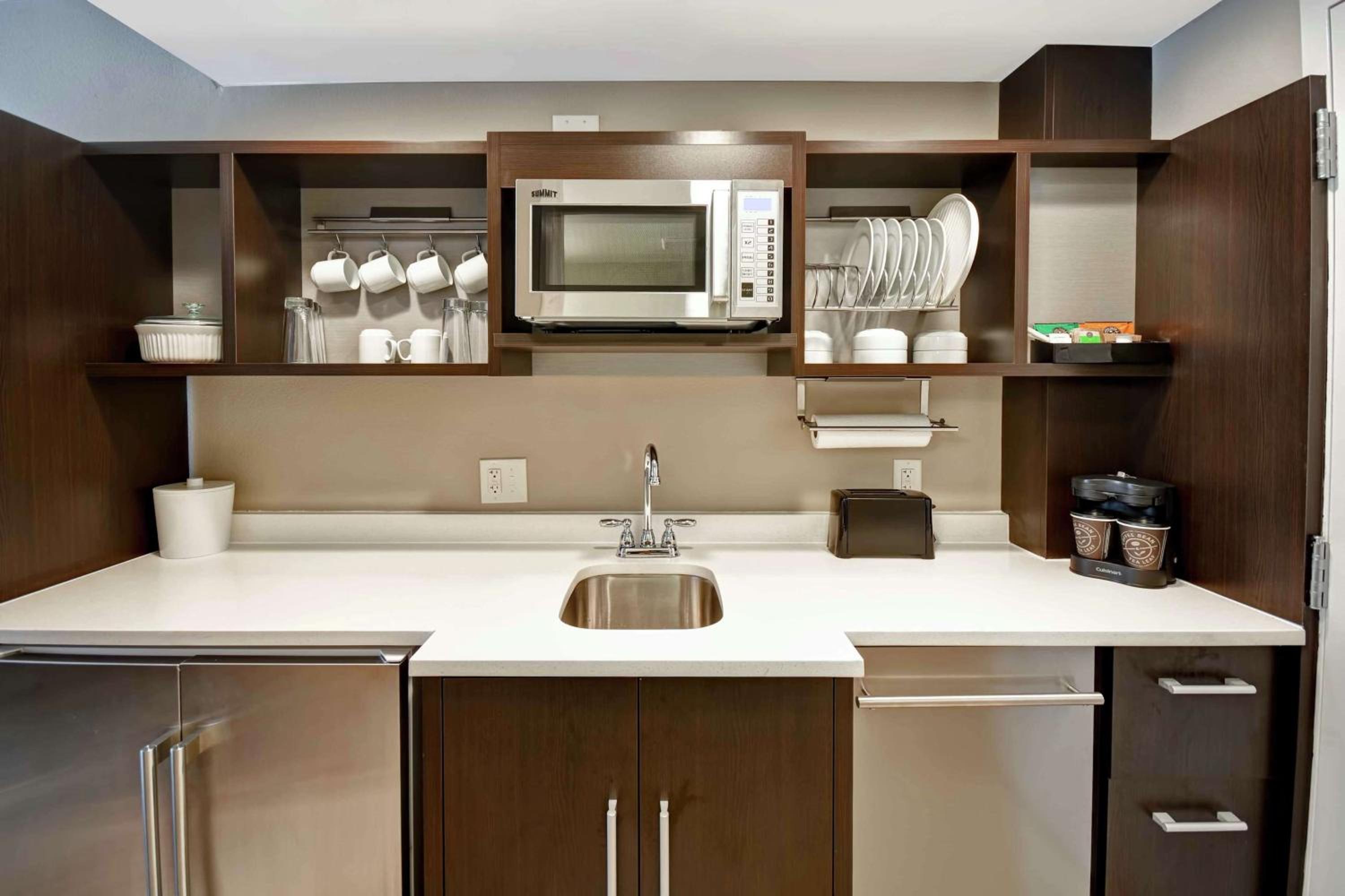 King Suite - Mobility Access/Non-Smoking - Photo 3