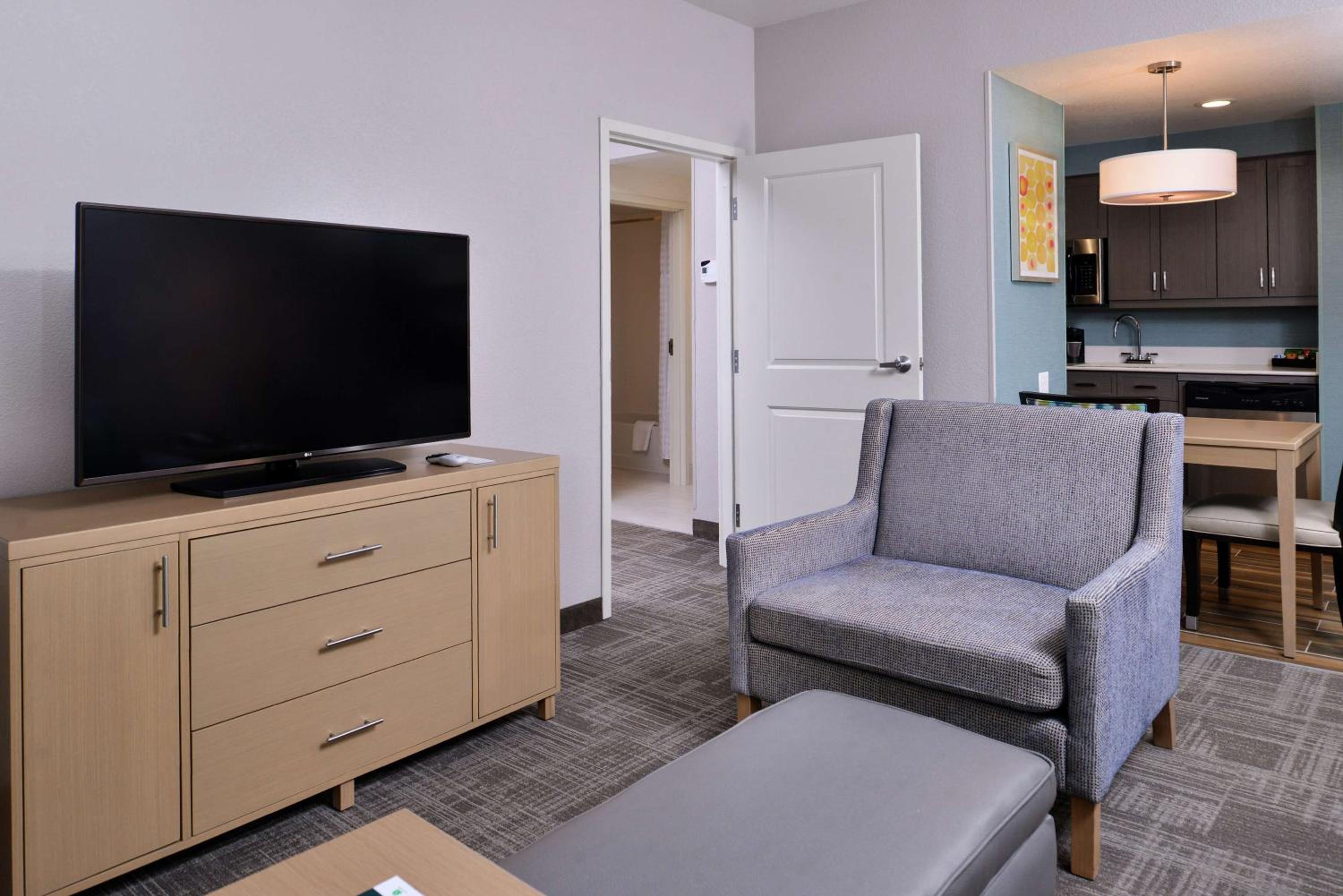 One-Bedroom King Suite - Non-Smoking photo 1