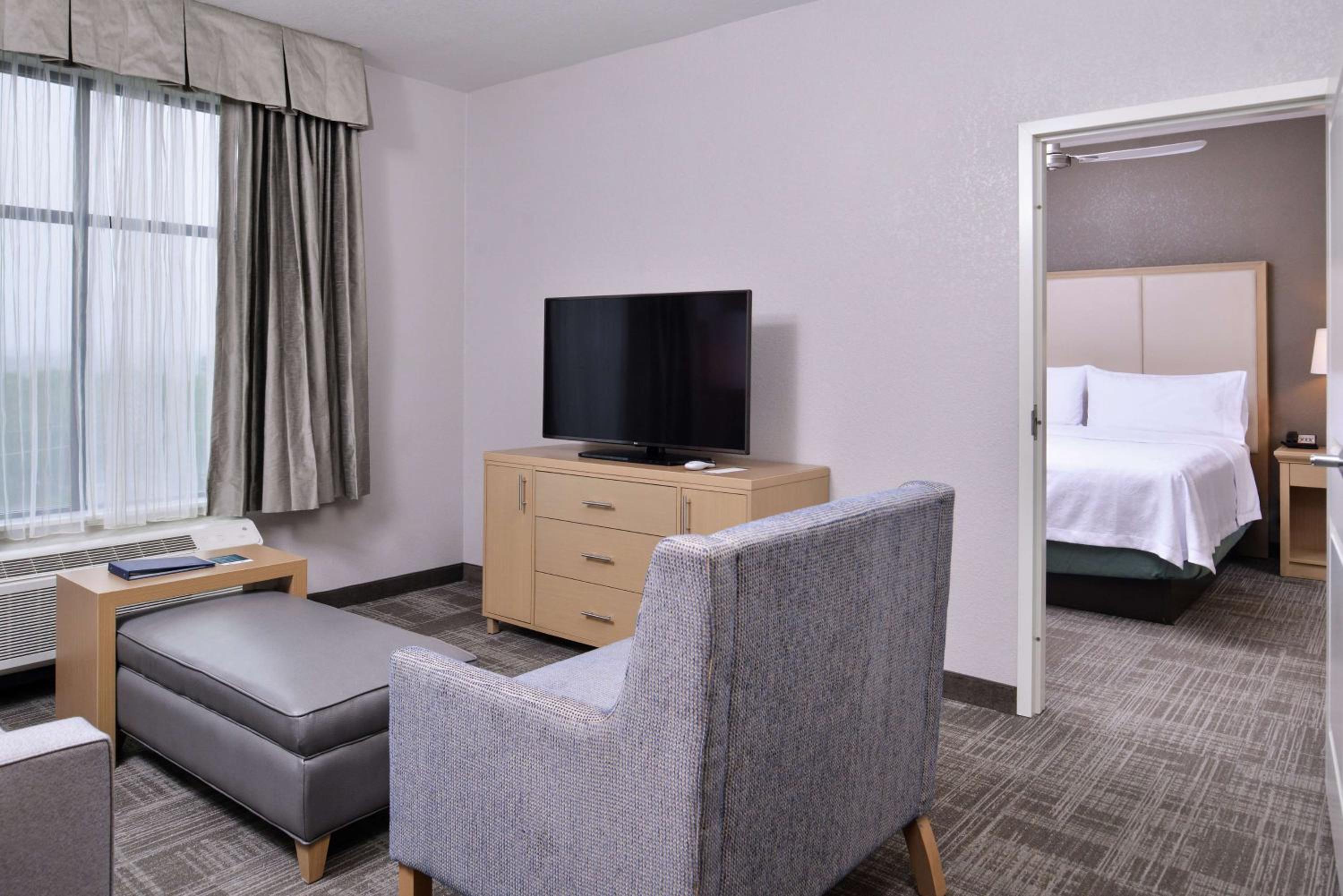 King Suite - Hearing Access/Non-Smoking