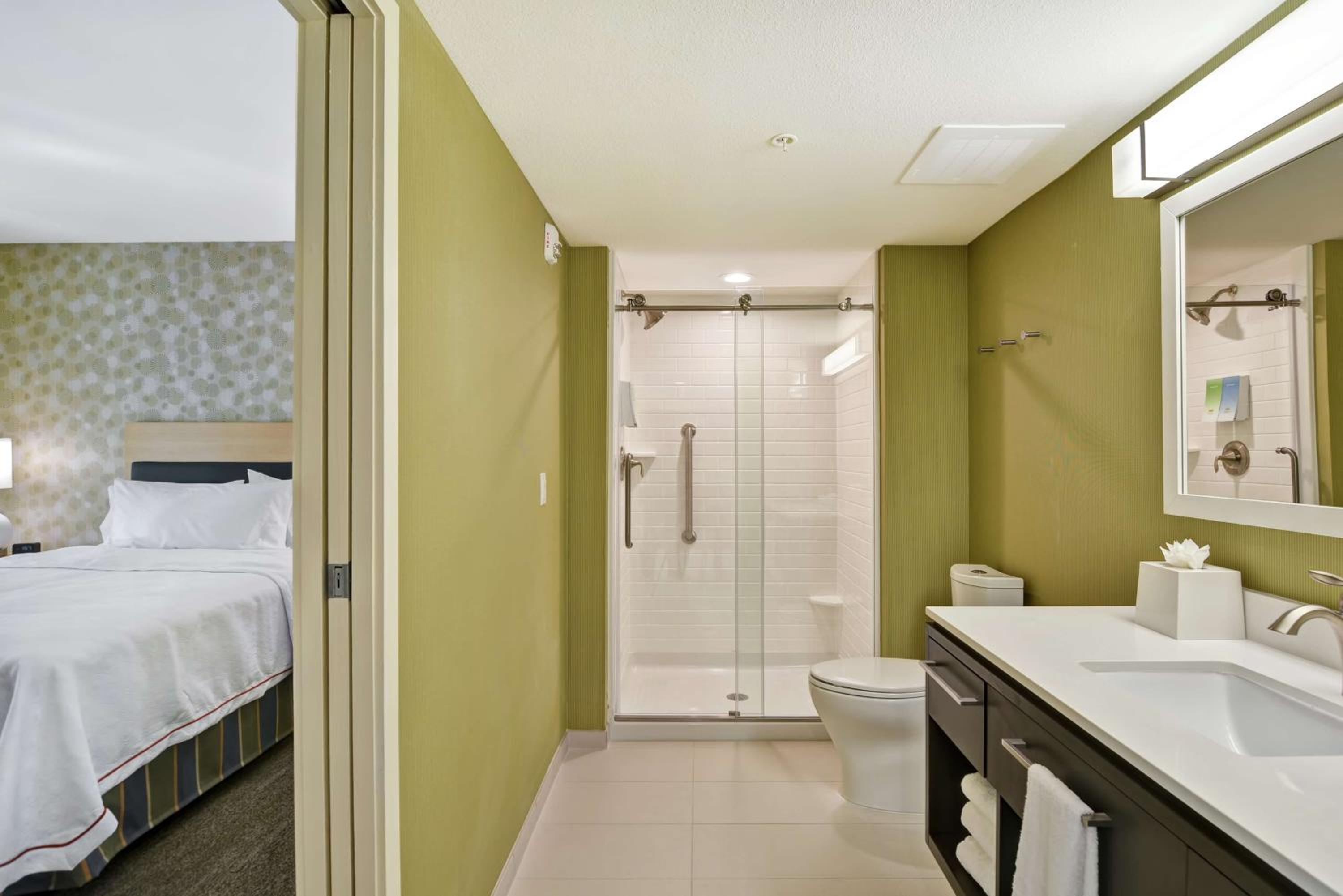 Queen Studio with Two Queen Beds - Non-Smoking