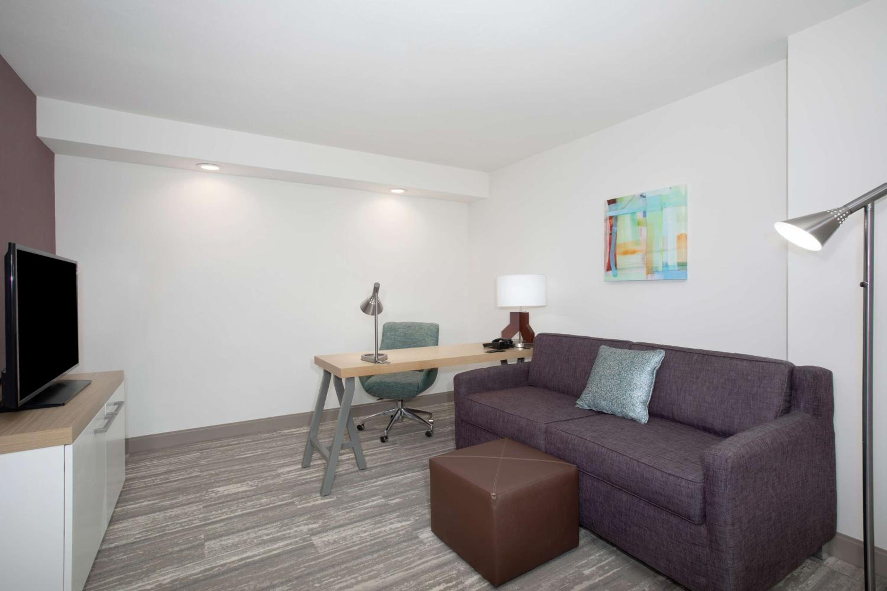 Junior King Suite with Bath Tub - Mobility Access photo 1