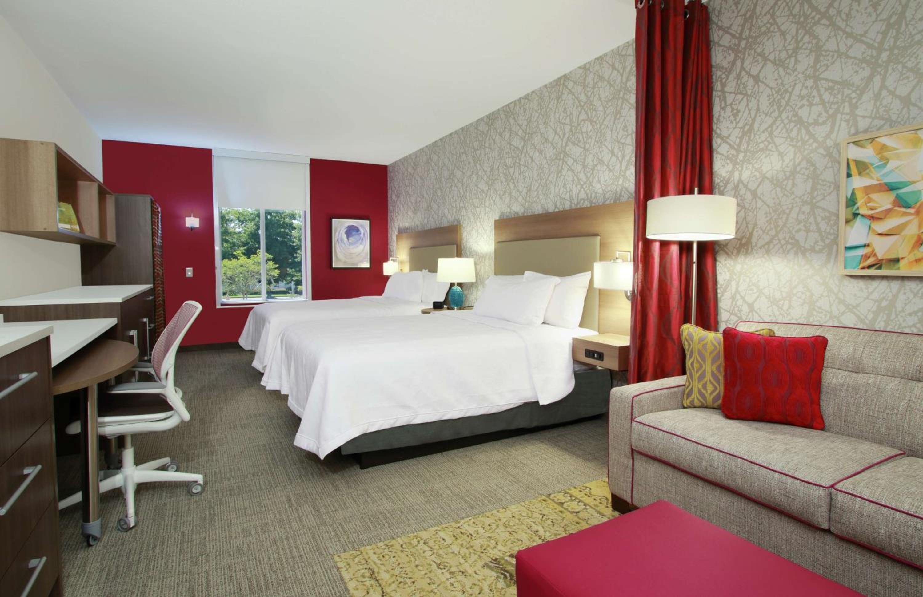Queen Studio with Two Queen Beds - Non-Smoking